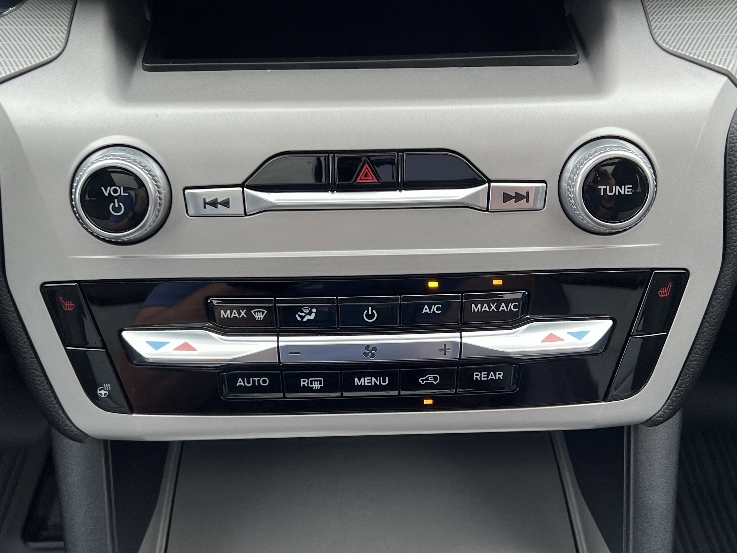 2023 Ford Explorer XLT - Photo 26
