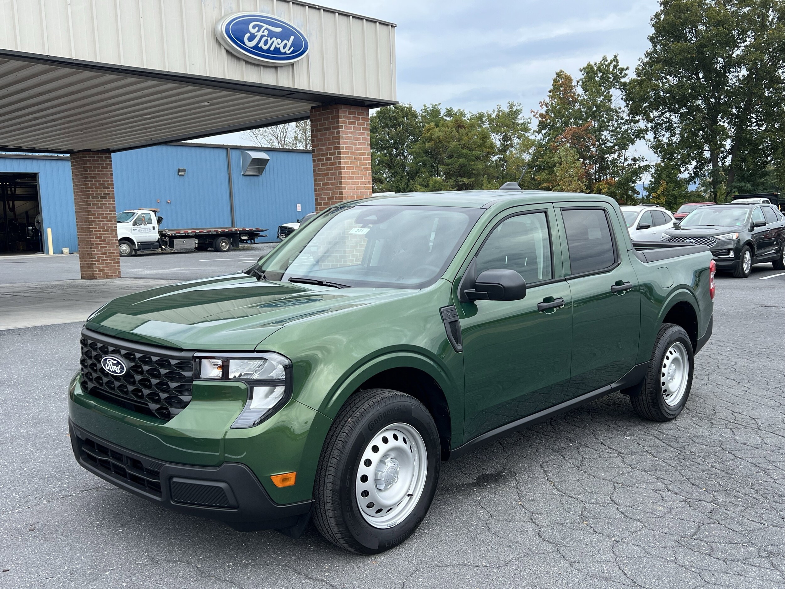 2025 Ford Maverick XL photo 2