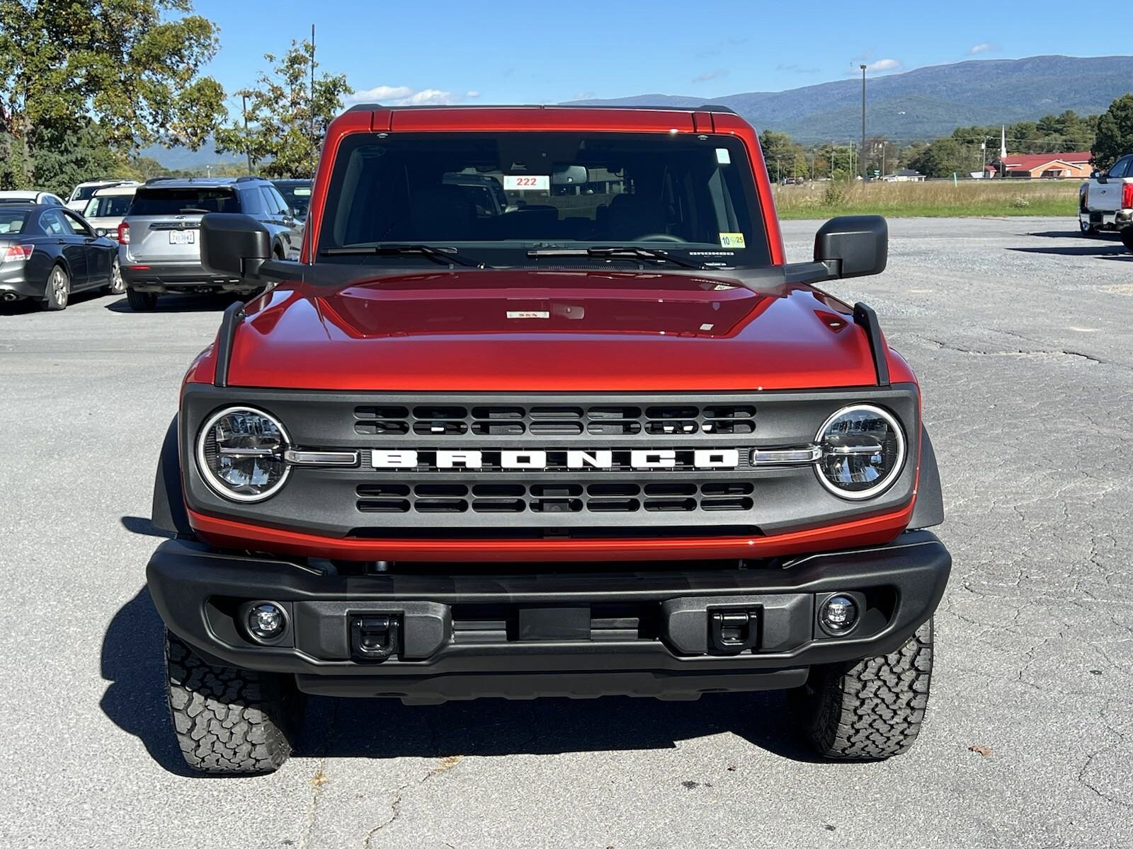 2024 Ford Bronco Black Diamond photo 3