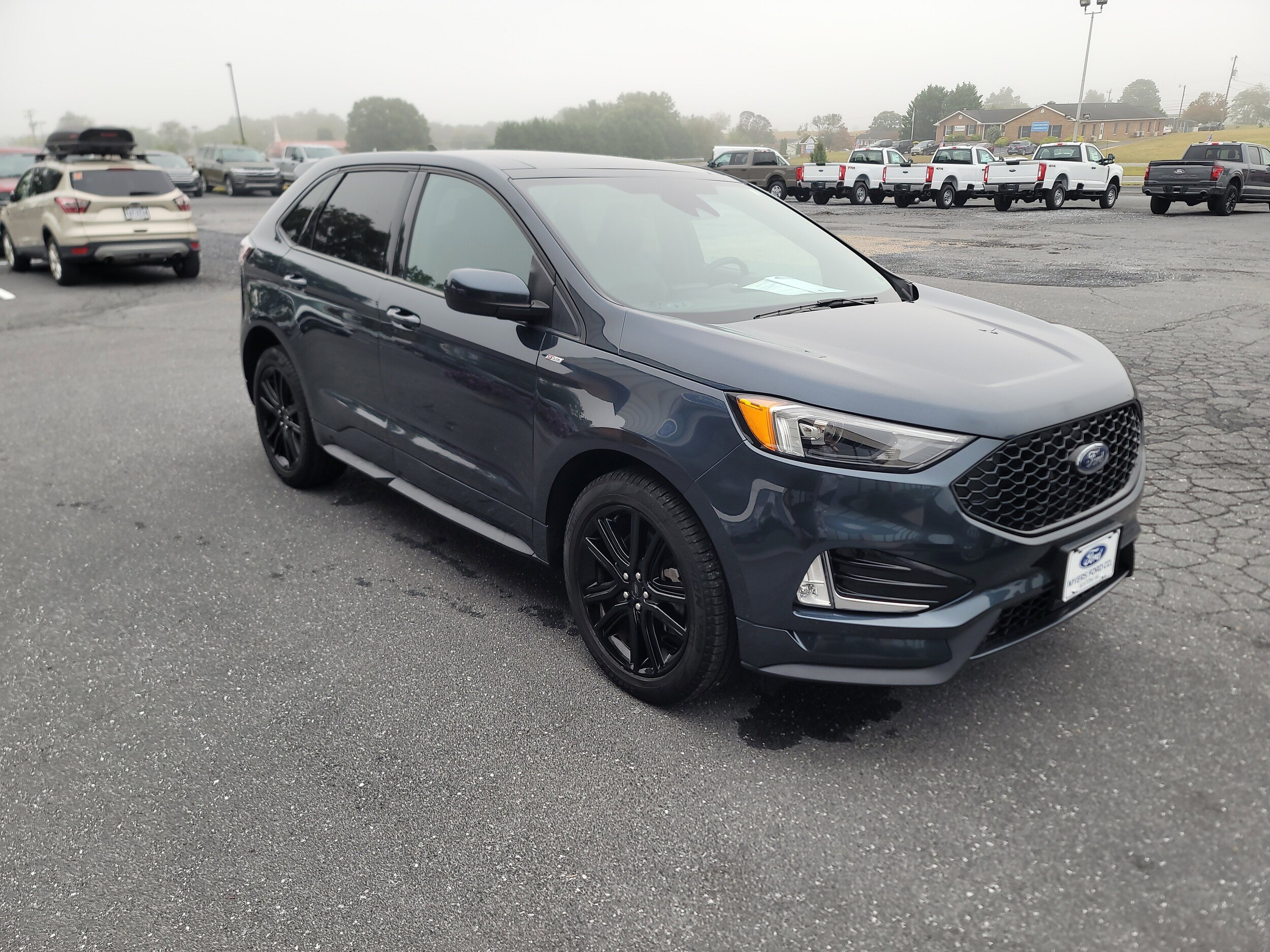 2022 Ford Edge ST-Line photo 2