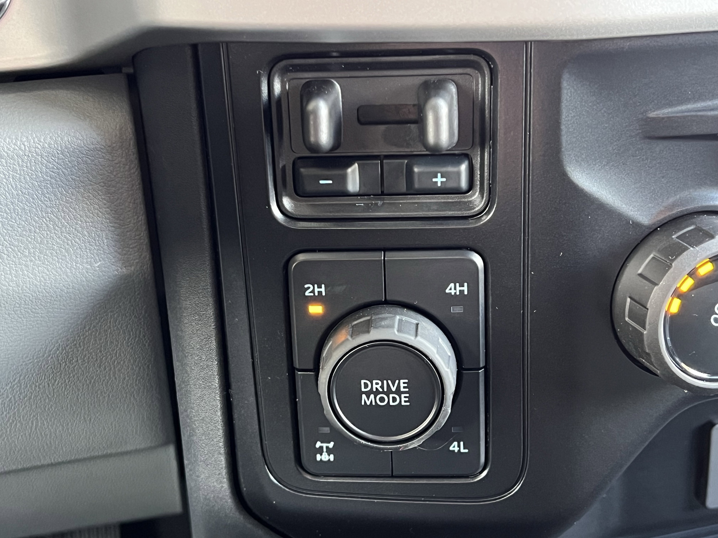 2026 Ford F-350 Super Duty XLT - Photo 38