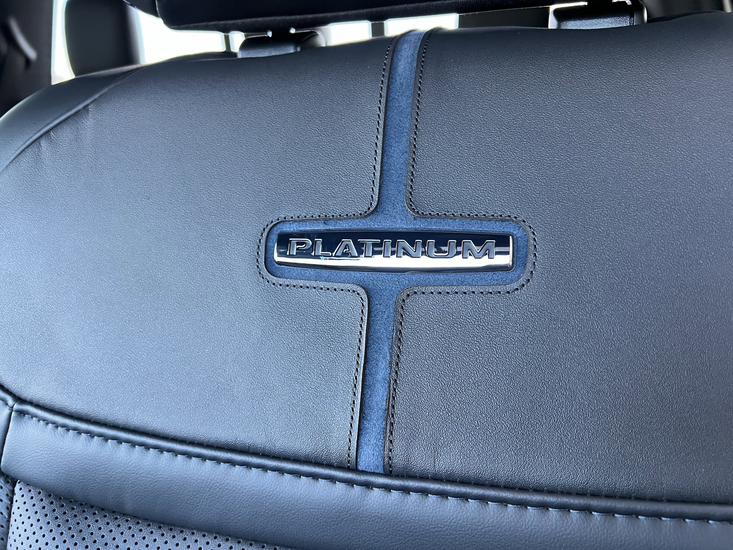 2026 Ford F-350 Super Duty Platinum - Photo 17