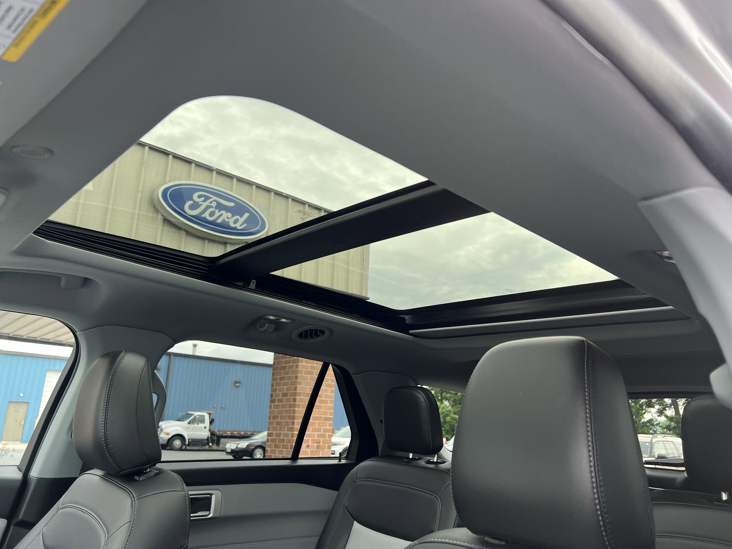 2023 Ford Explorer XLT - Photo 11