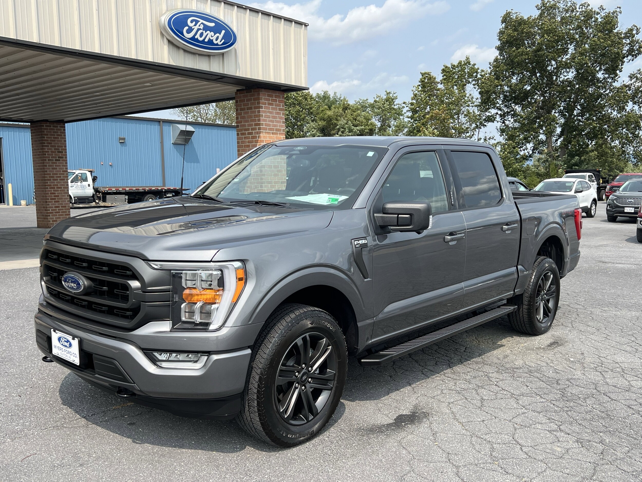 2022 Ford F-150 XLT photo 2