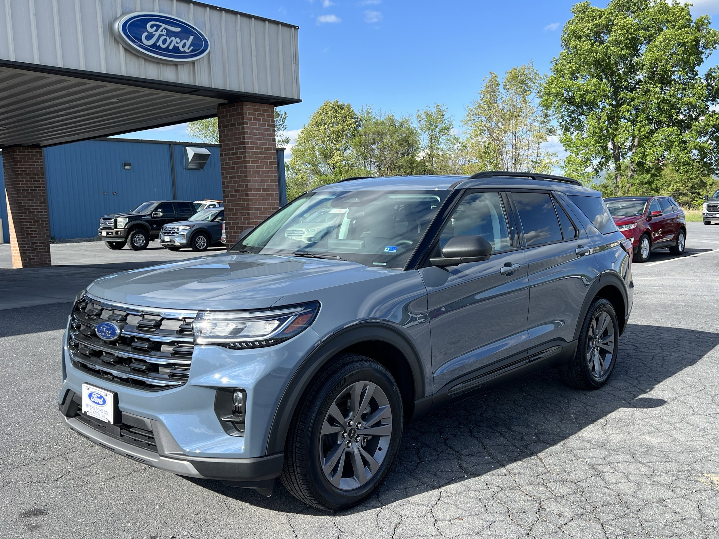 Vehicle Image 2