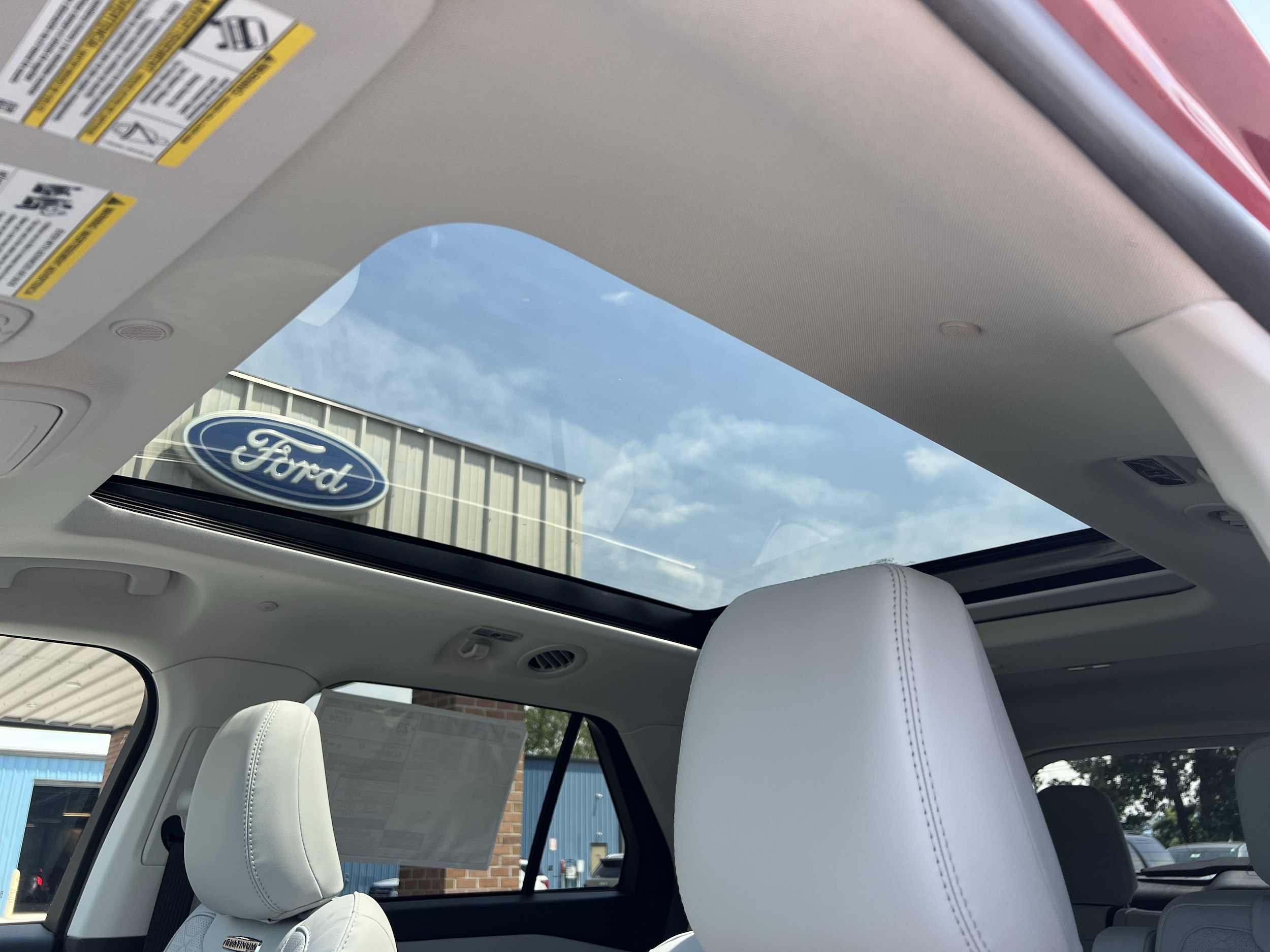 2026 Ford Explorer Platinum - Photo 11
