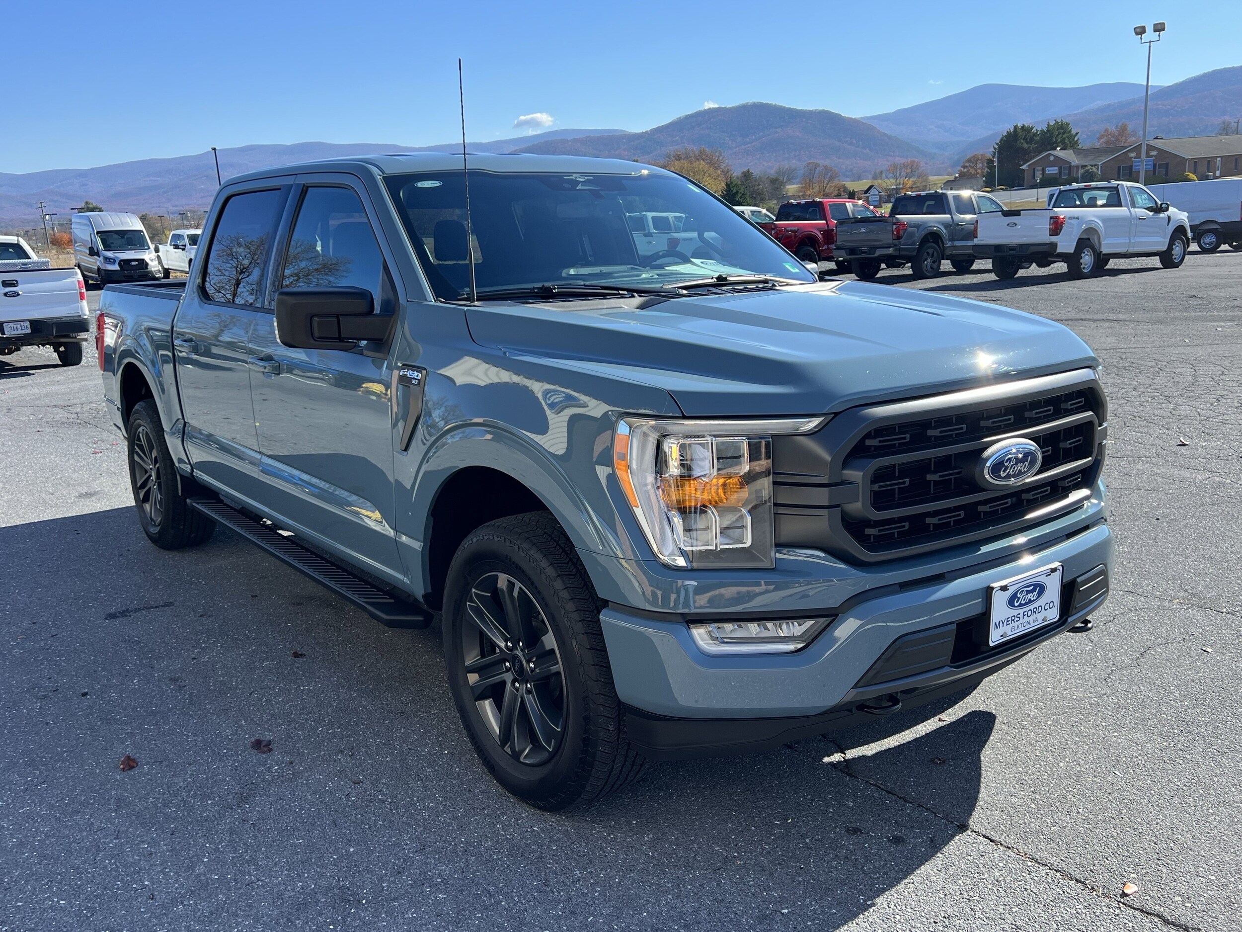 2023 Ford F-150 XLT photo 4