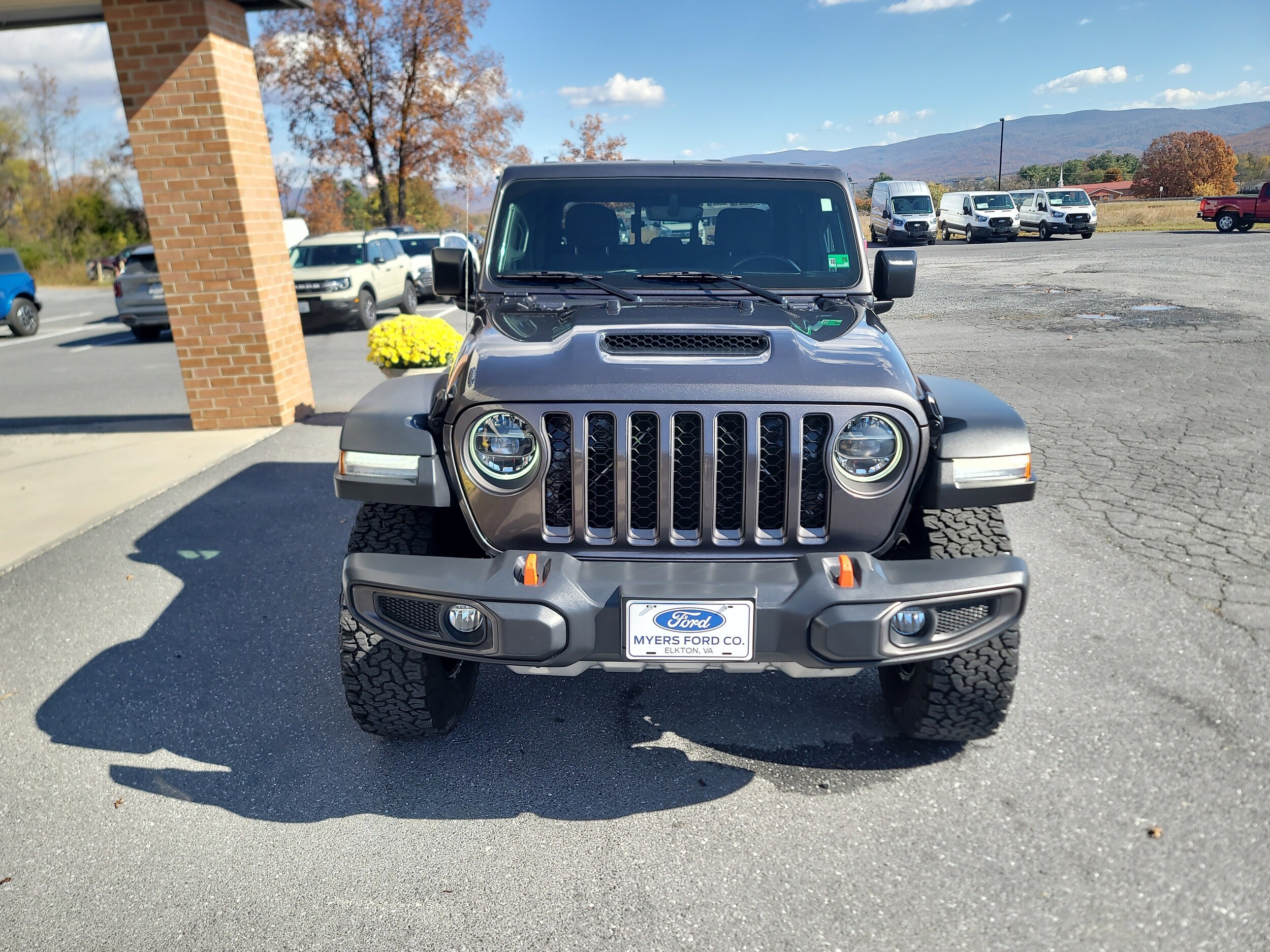 2021 Jeep Gladiator Mojave photo 2