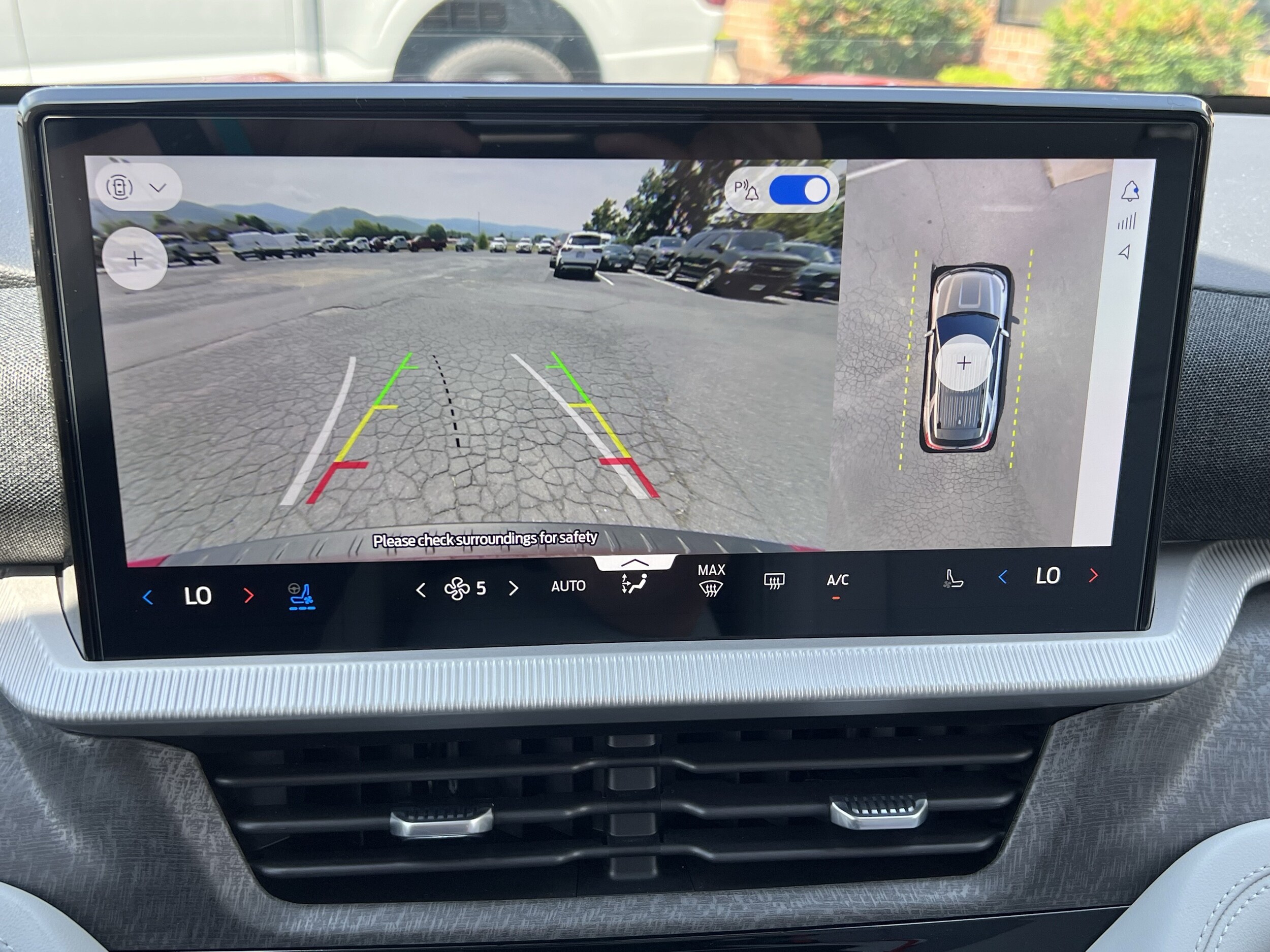 2026 Ford Explorer Platinum - Photo 27