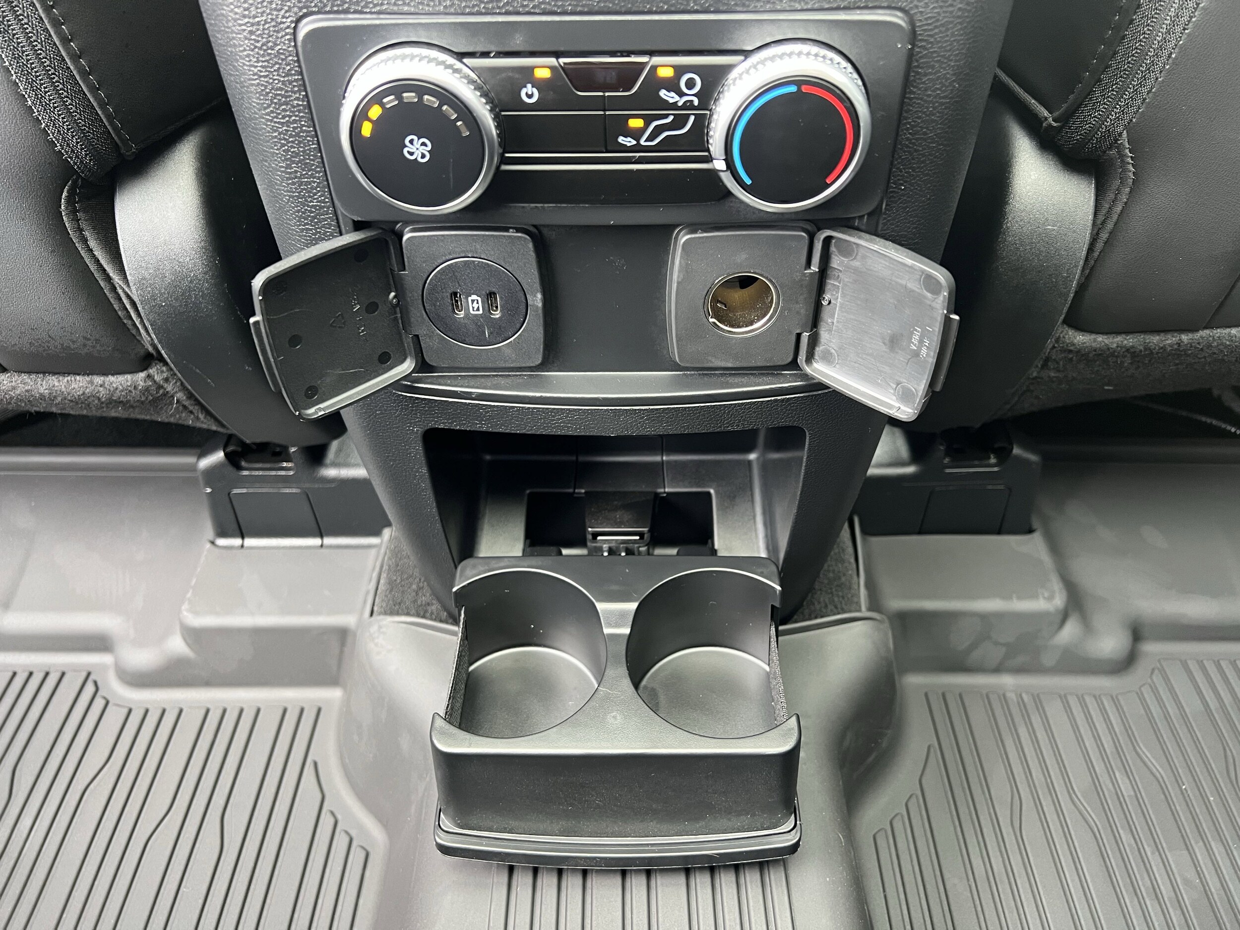 2023 Ford Explorer XLT - Photo 42