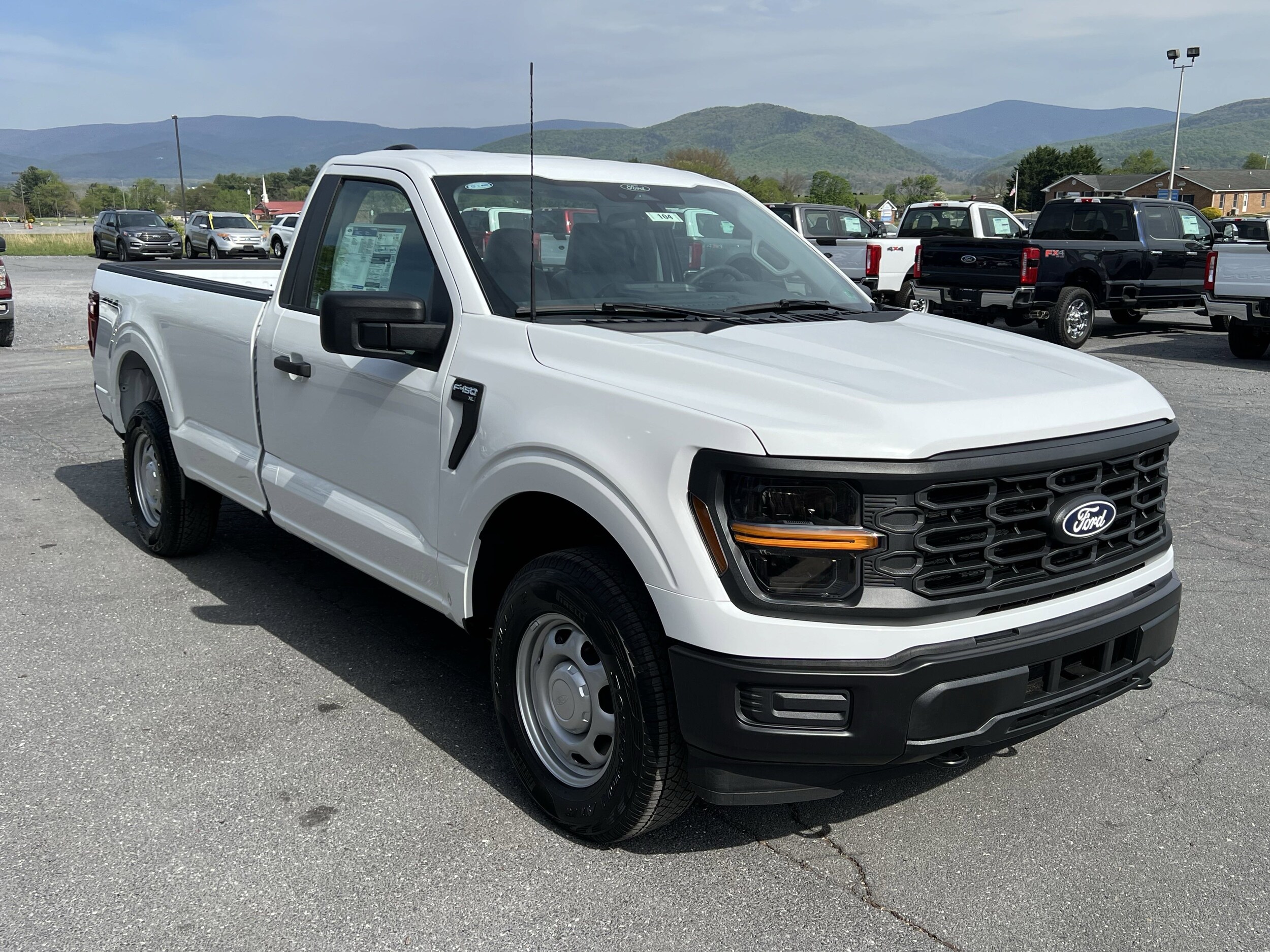 2025 Ford F-150 XL photo 4