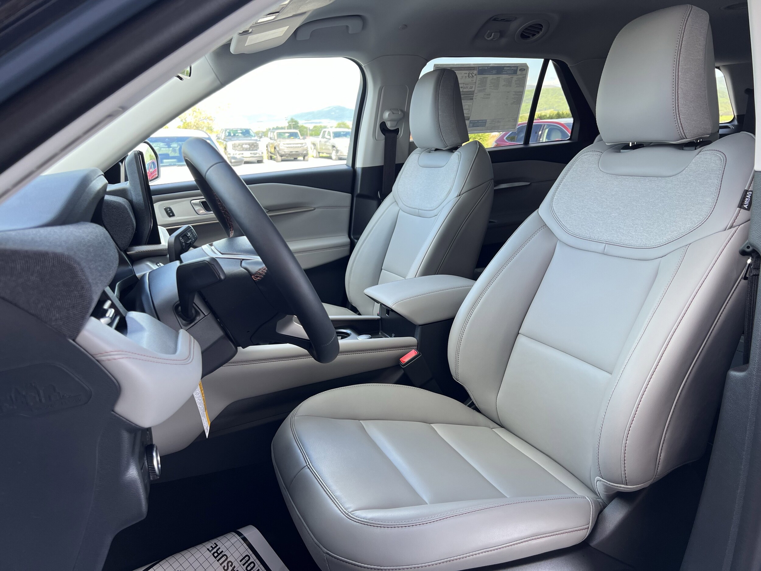 2026 Ford Explorer Active - Photo 12