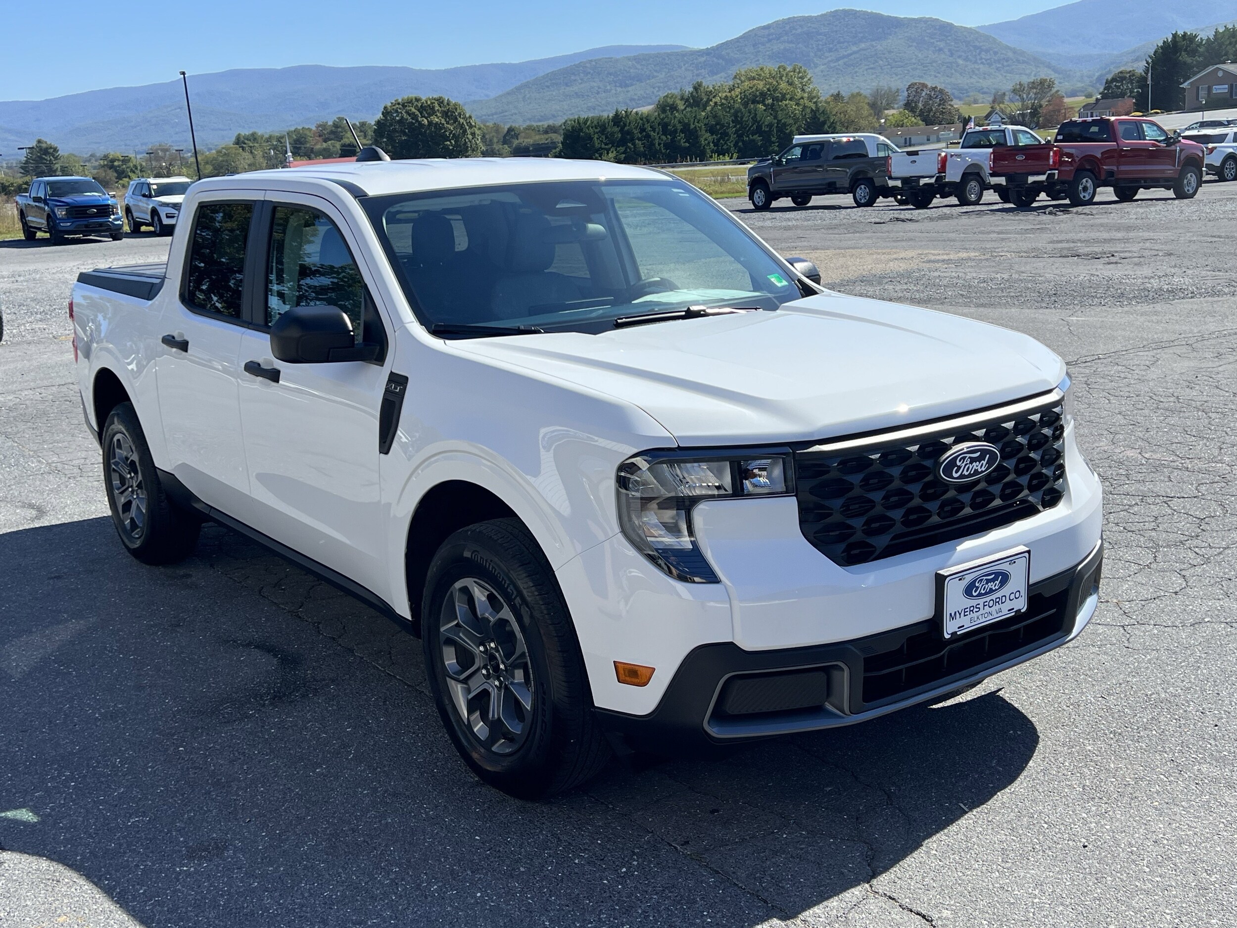 2025 Ford Maverick XLT photo 3
