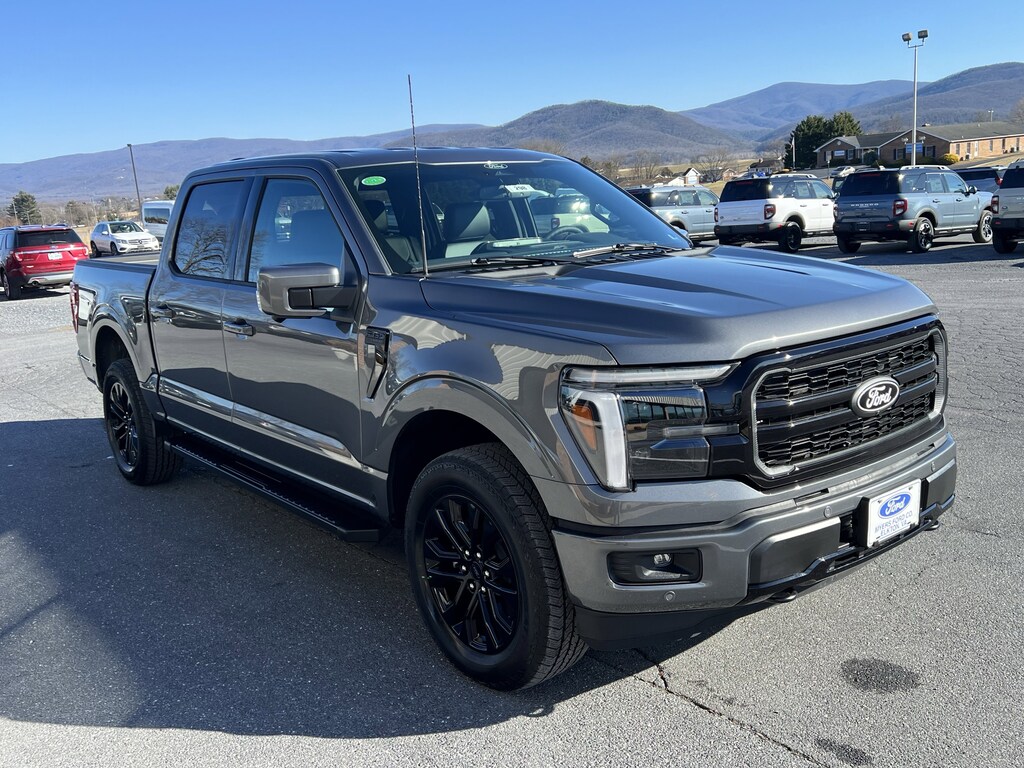 New 2025 Ford F-150 LARIAT LARIAT 4WD SuperCrew 5.5 Box