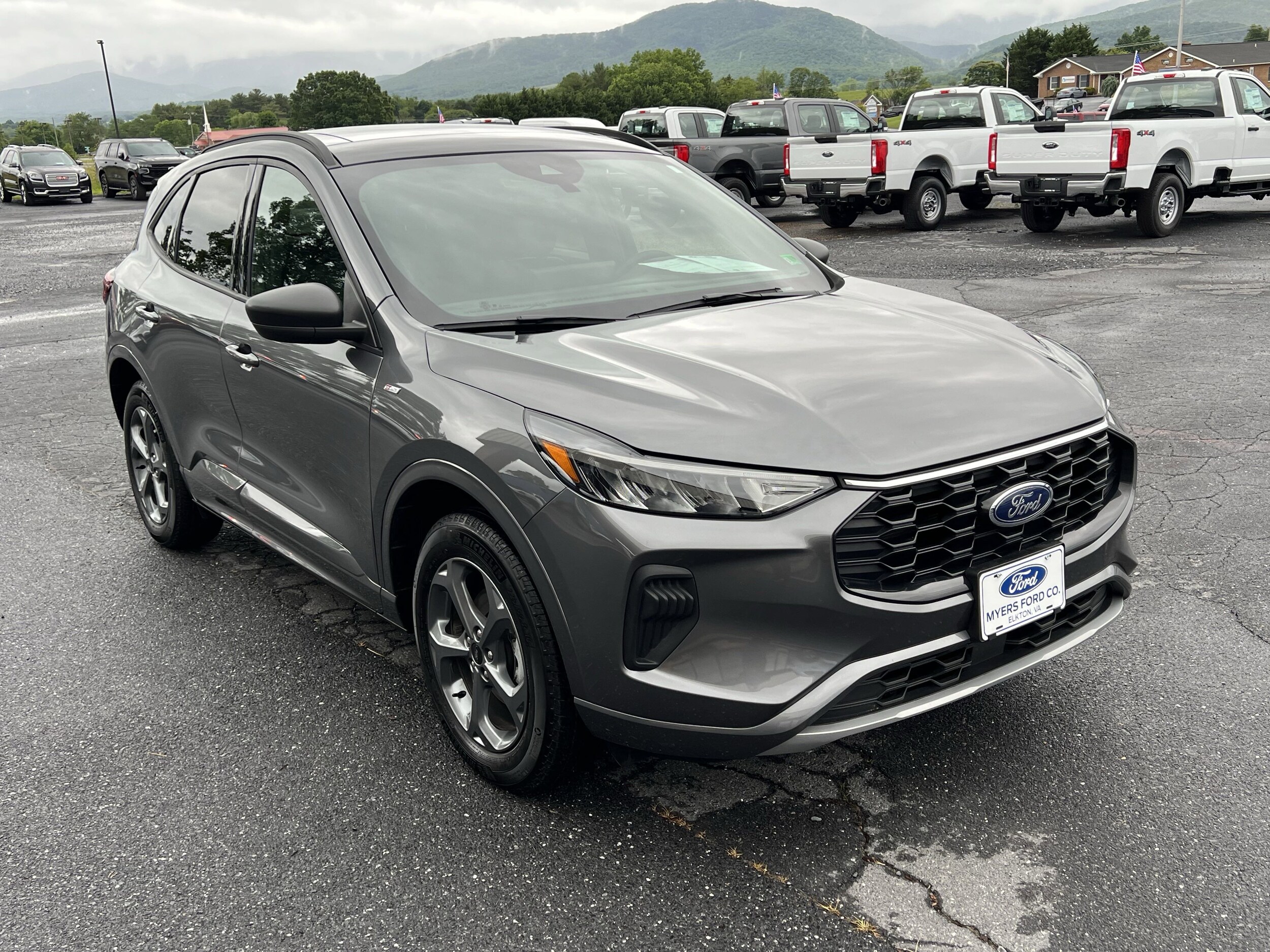 2024 Ford Escape ST-Line photo 4