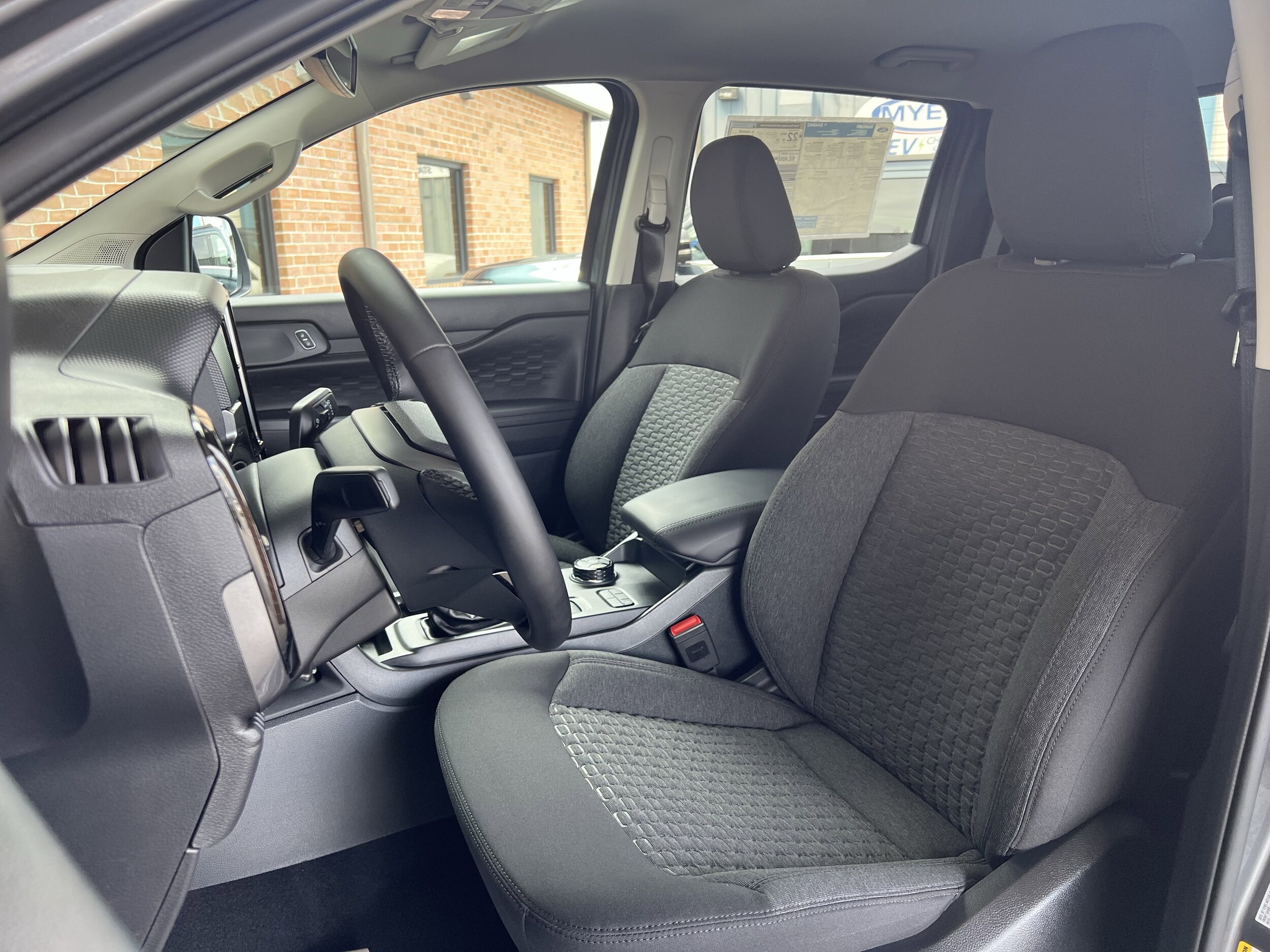 2025 Ford Ranger XLT - Photo 13