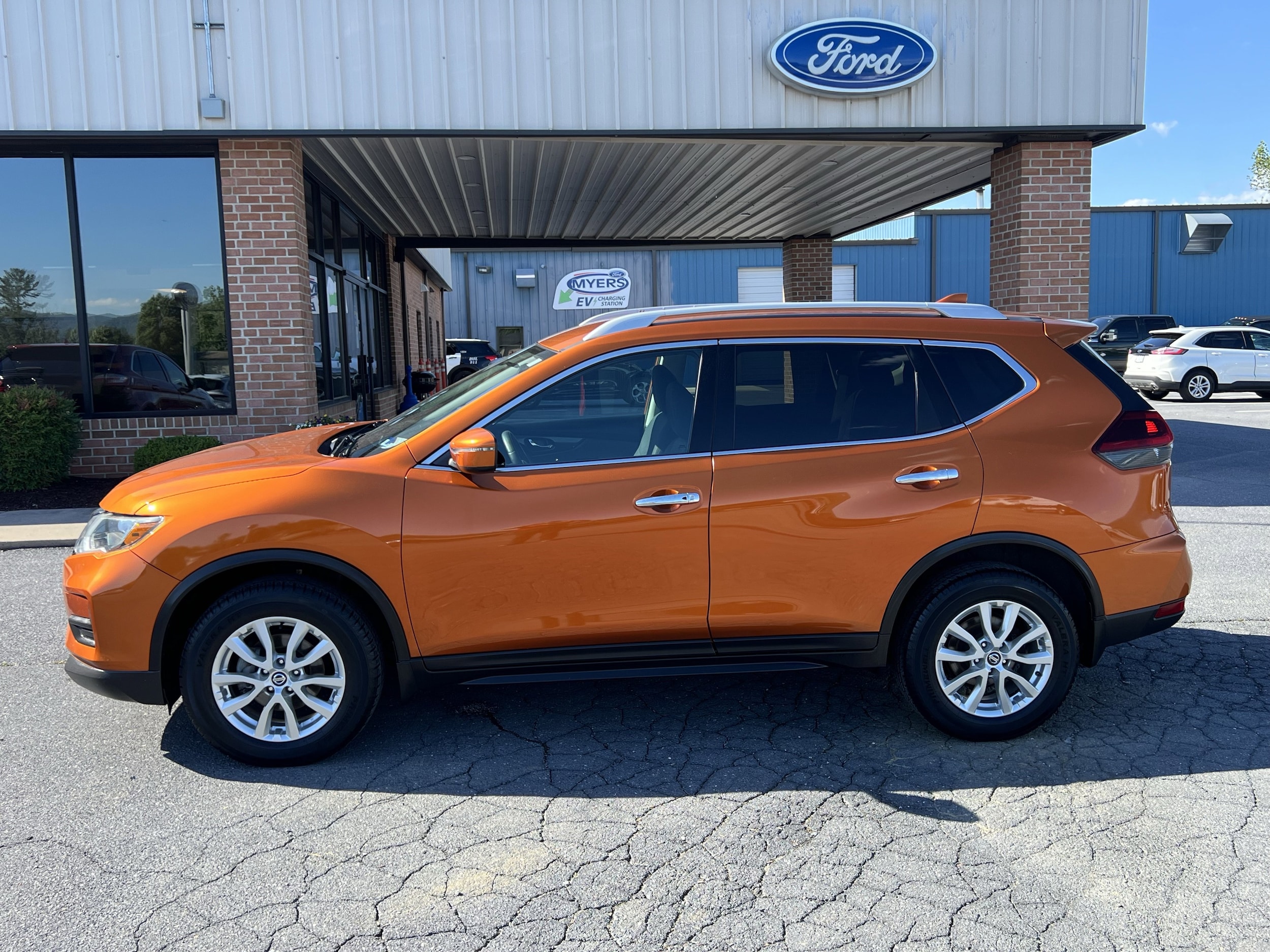2018 Nissan Rogue SV AWD's photo