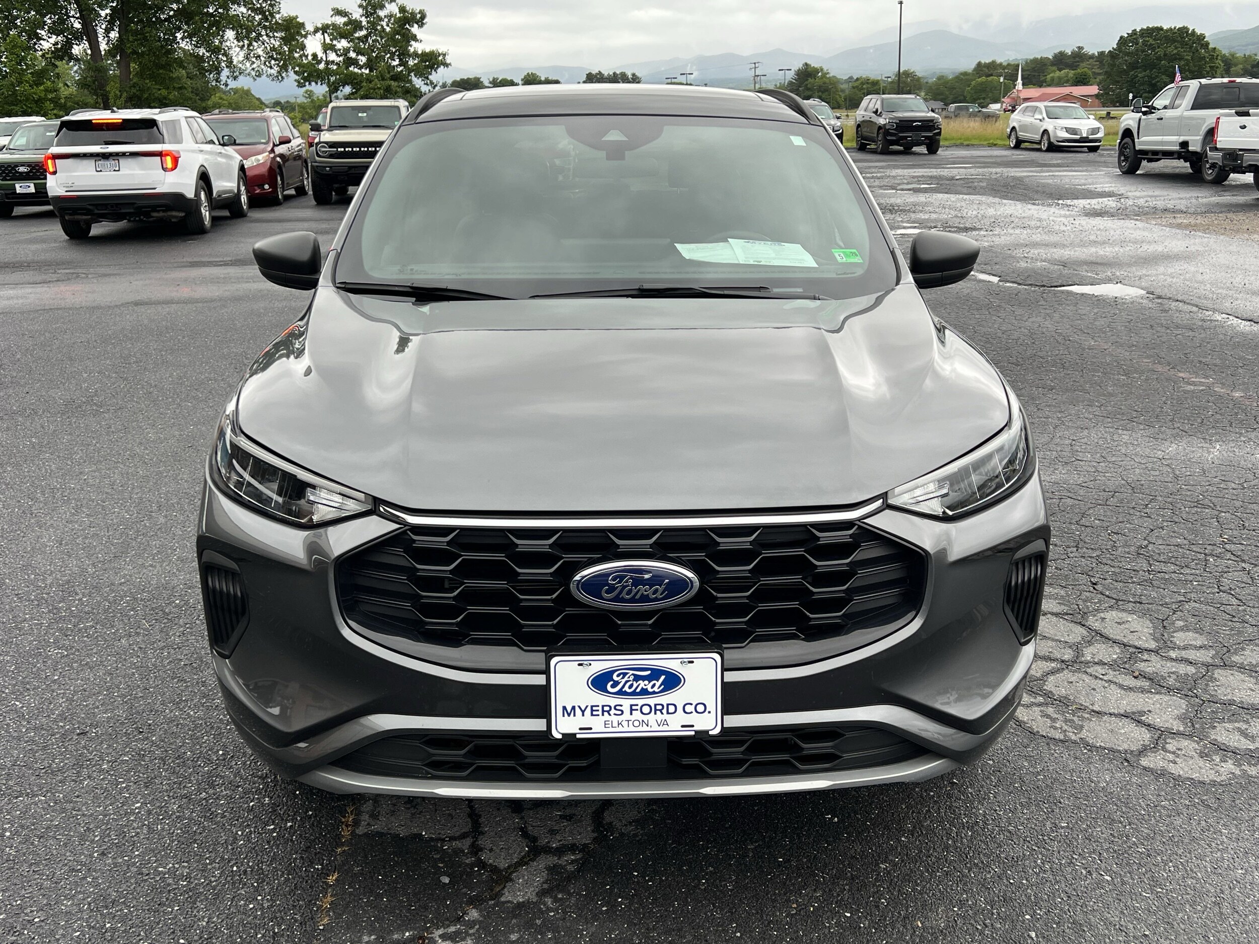 2024 Ford Escape ST-Line photo 3