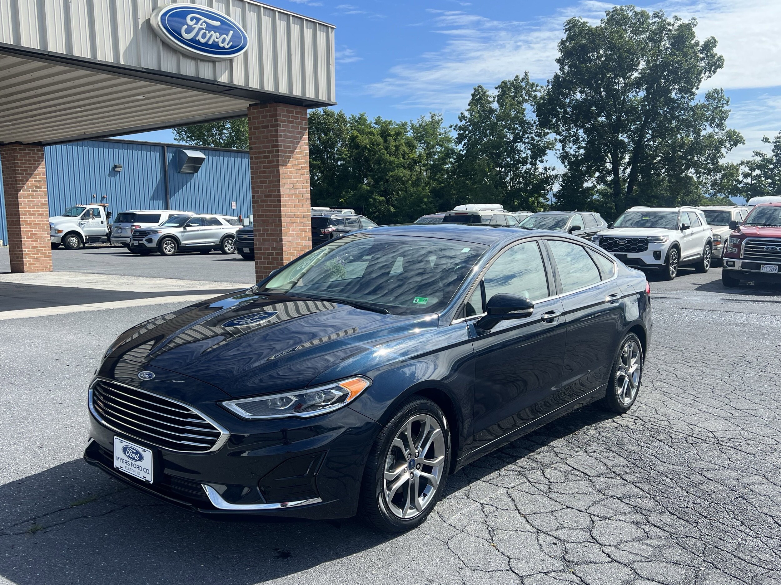 2020 Ford Fusion SEL photo 2
