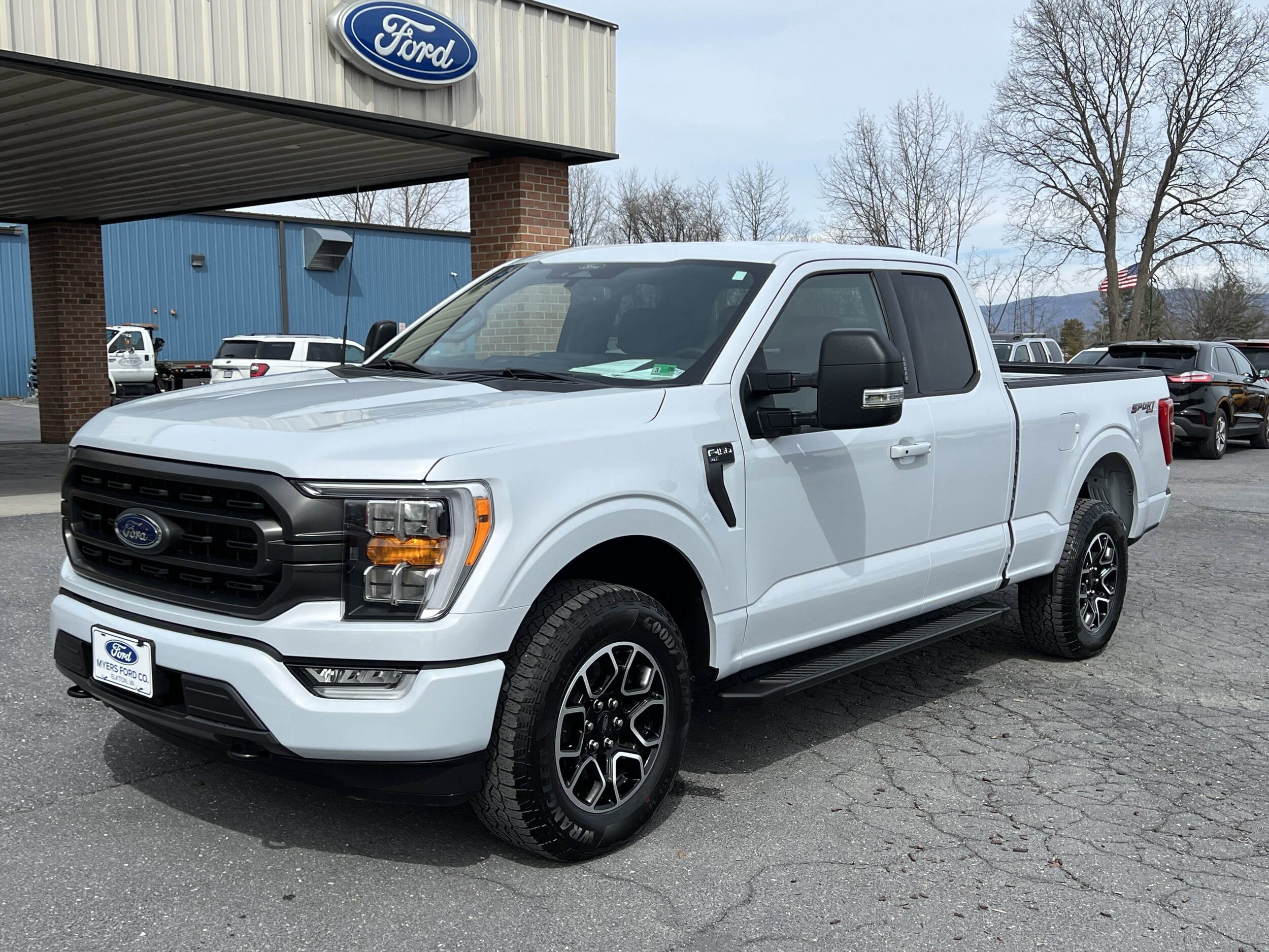 2022 Ford F-150 XLT photo 2