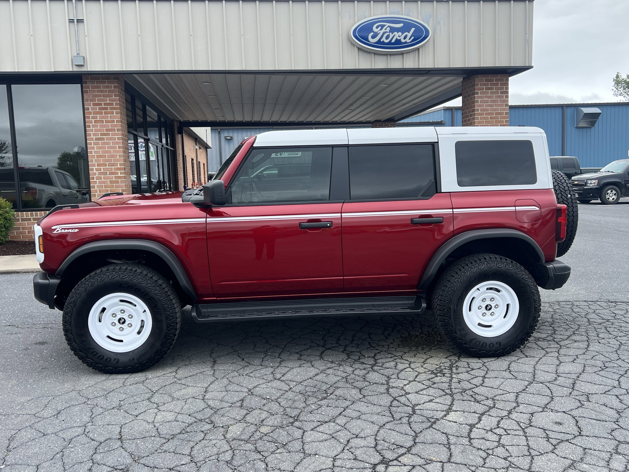 2026 Ford Bronco Heritage Edition 4x4's photo