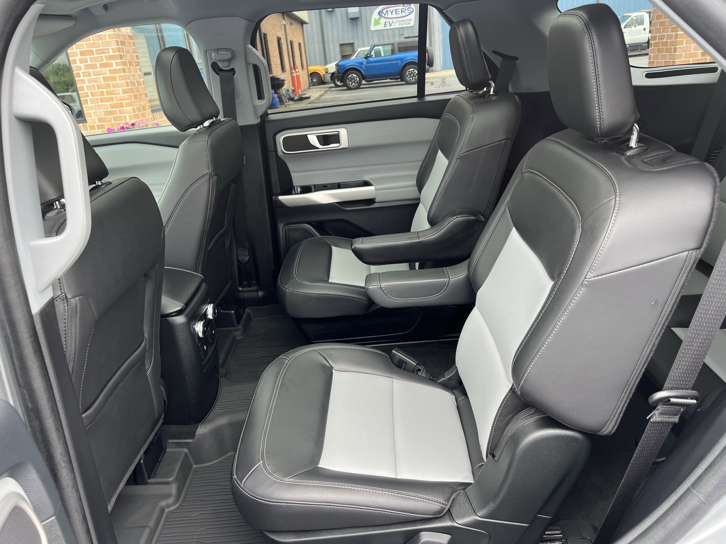 2023 Ford Explorer XLT - Photo 18