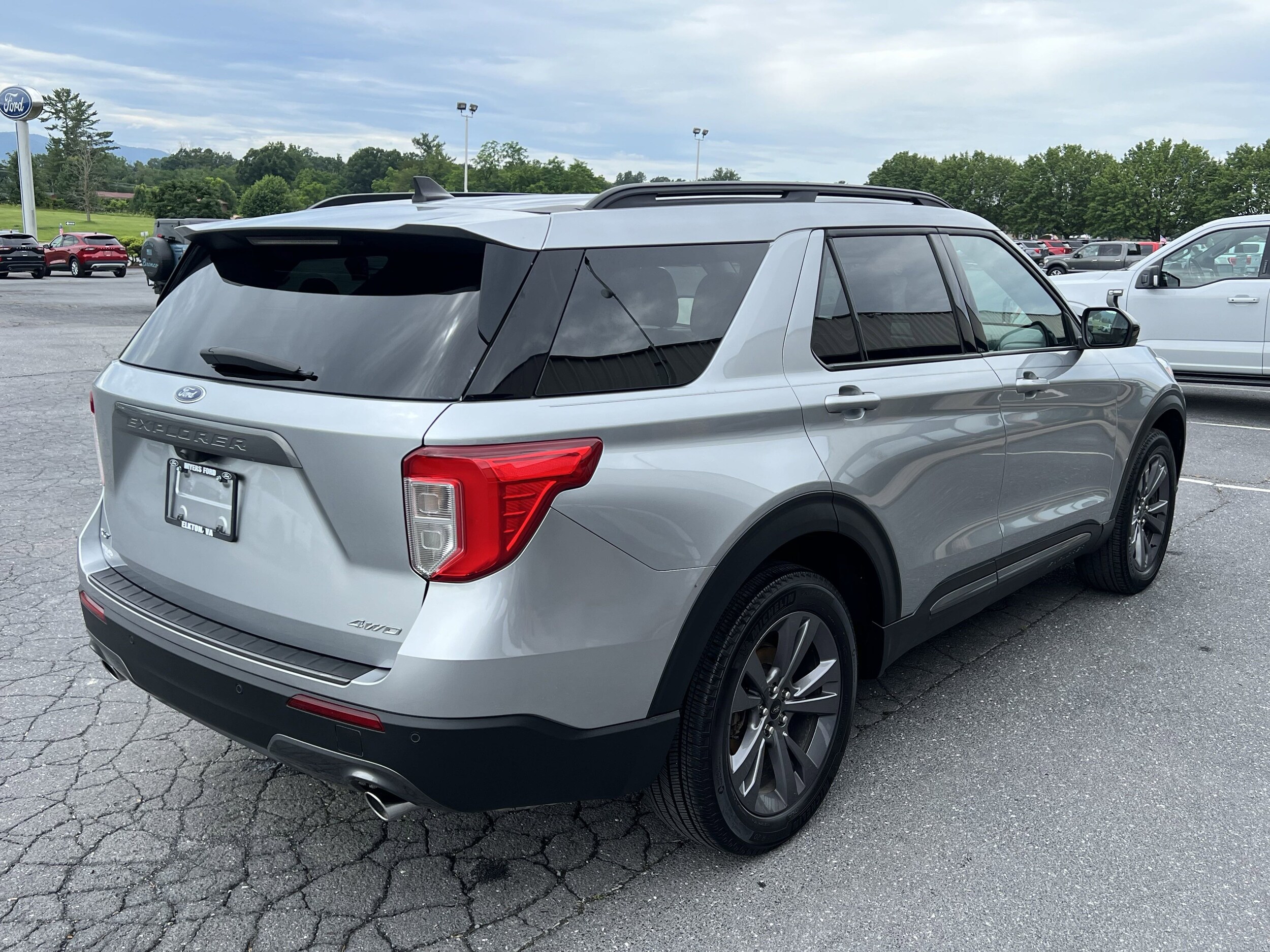 2023 Ford Explorer XLT - Photo 6