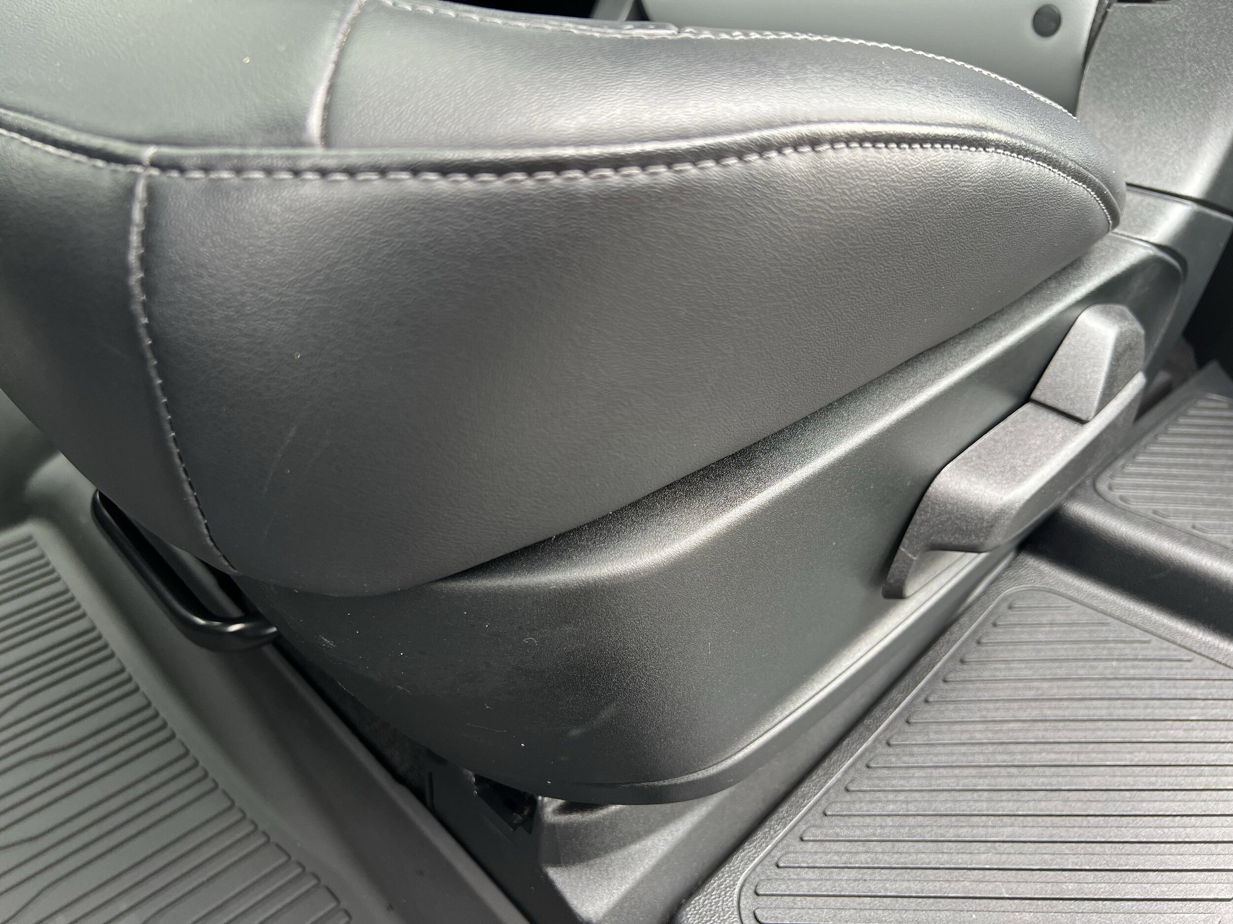2023 Ford Explorer XLT - Photo 19