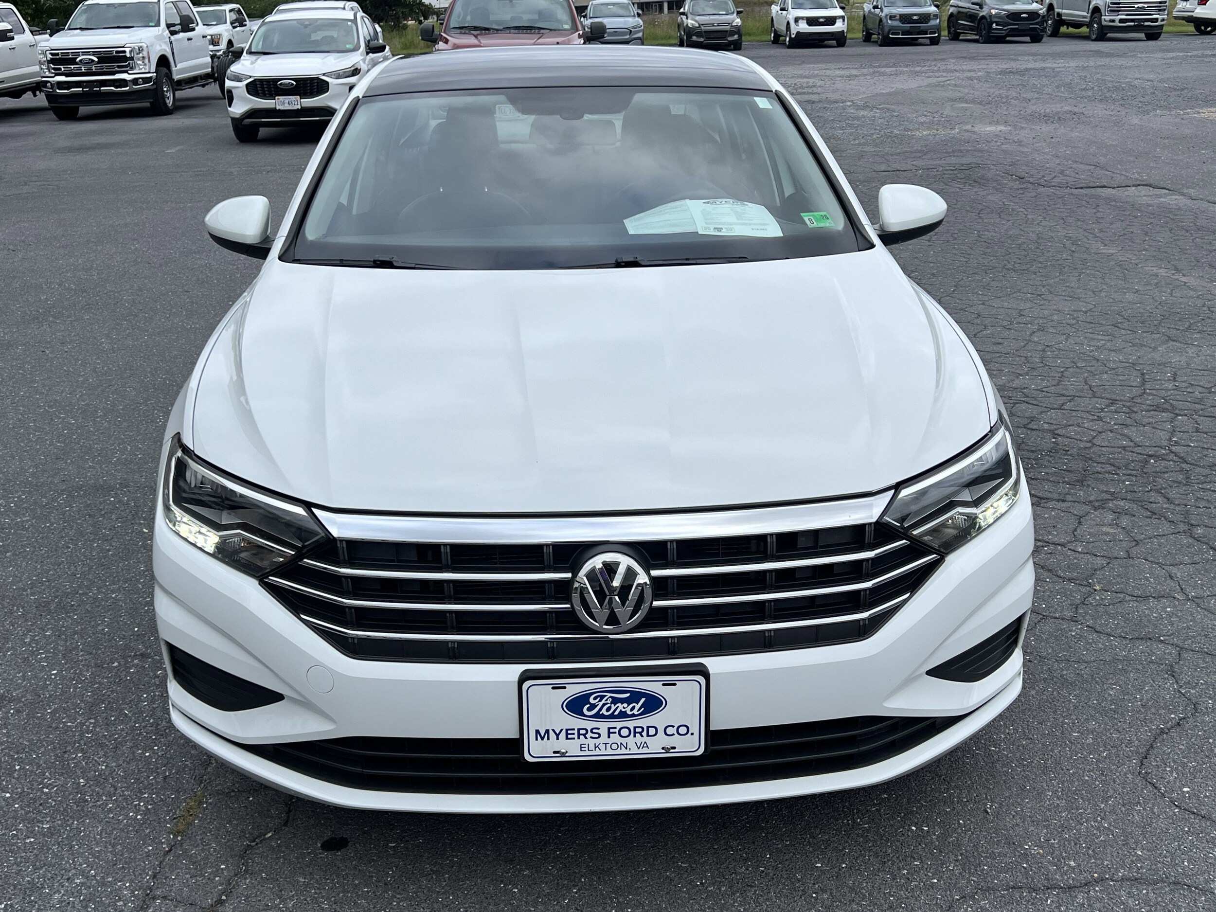 2021 Volkswagen Jetta R-Line photo 3
