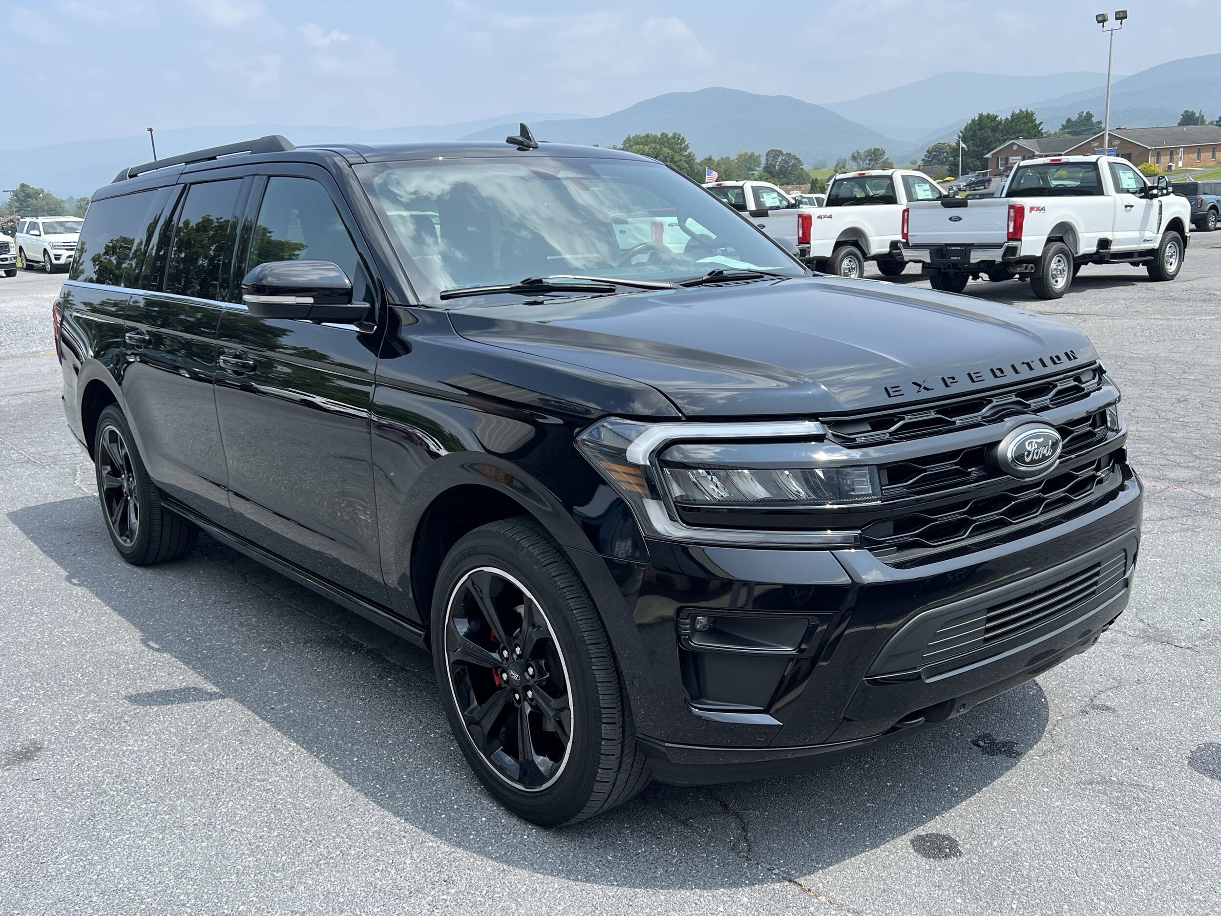 2022 Ford Expedition MAX Limited photo 4