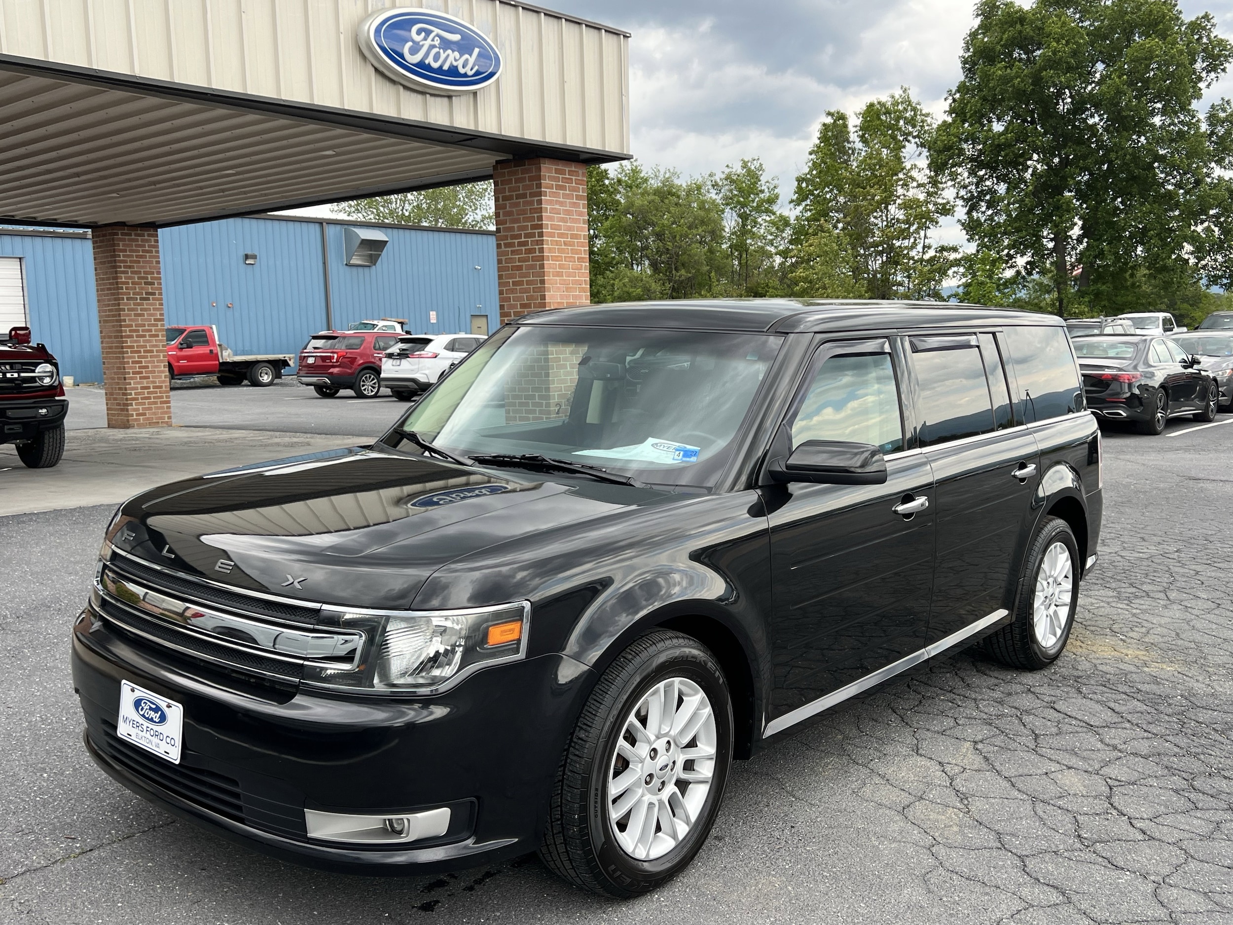Vehicle Image 2