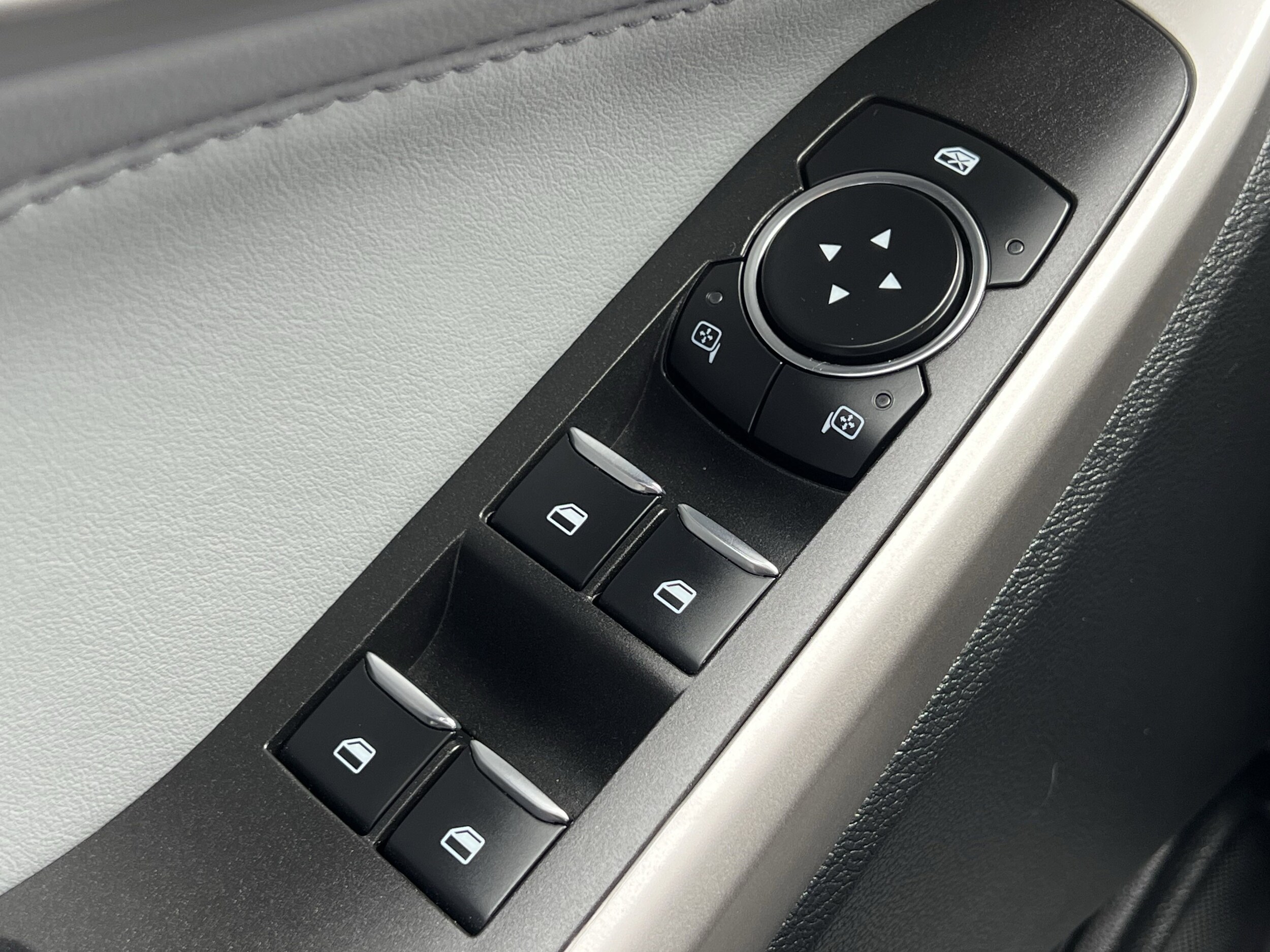 2023 Ford Explorer XLT - Photo 37