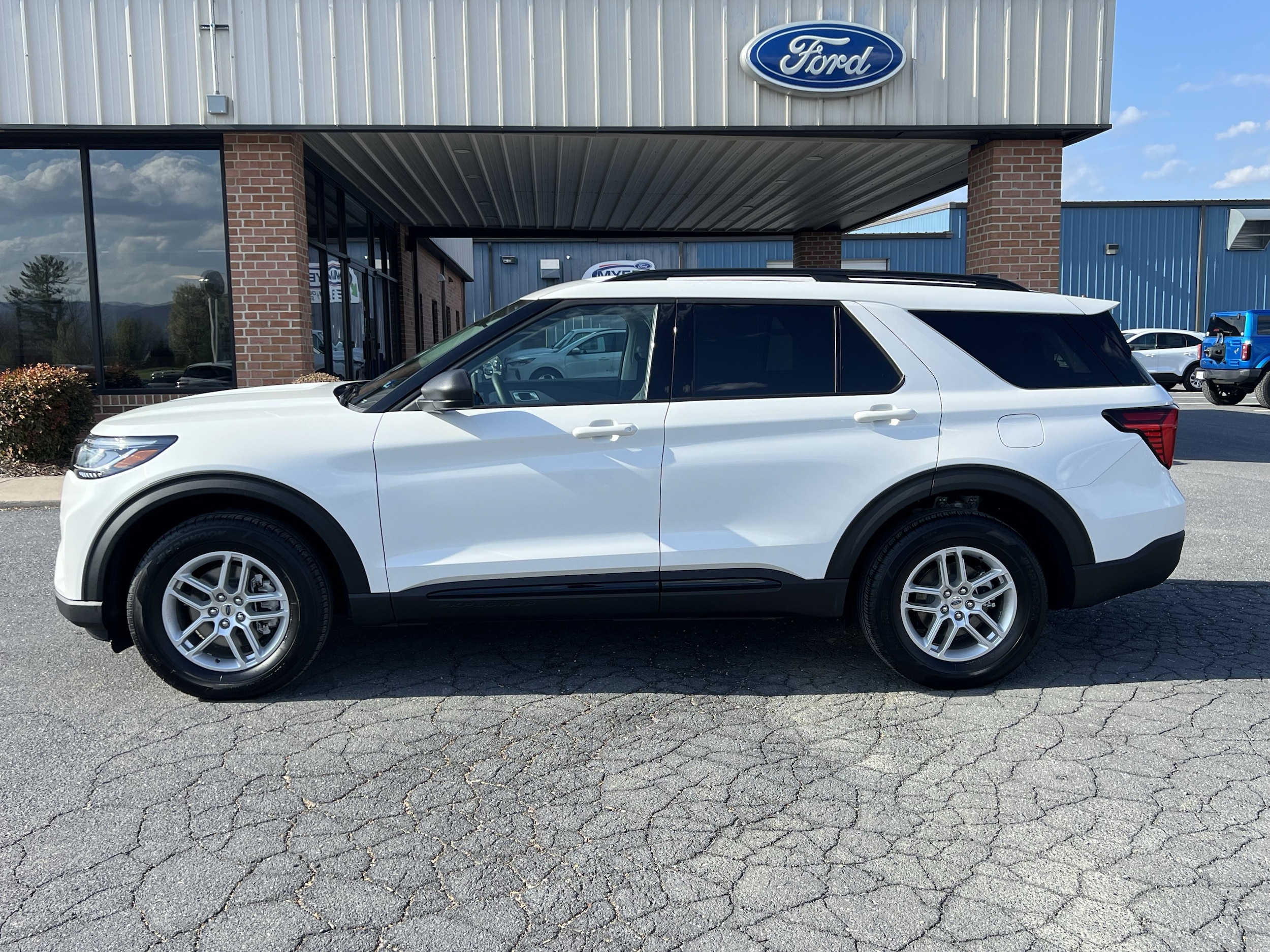 2026 Ford Explorer Active 4WD's photo