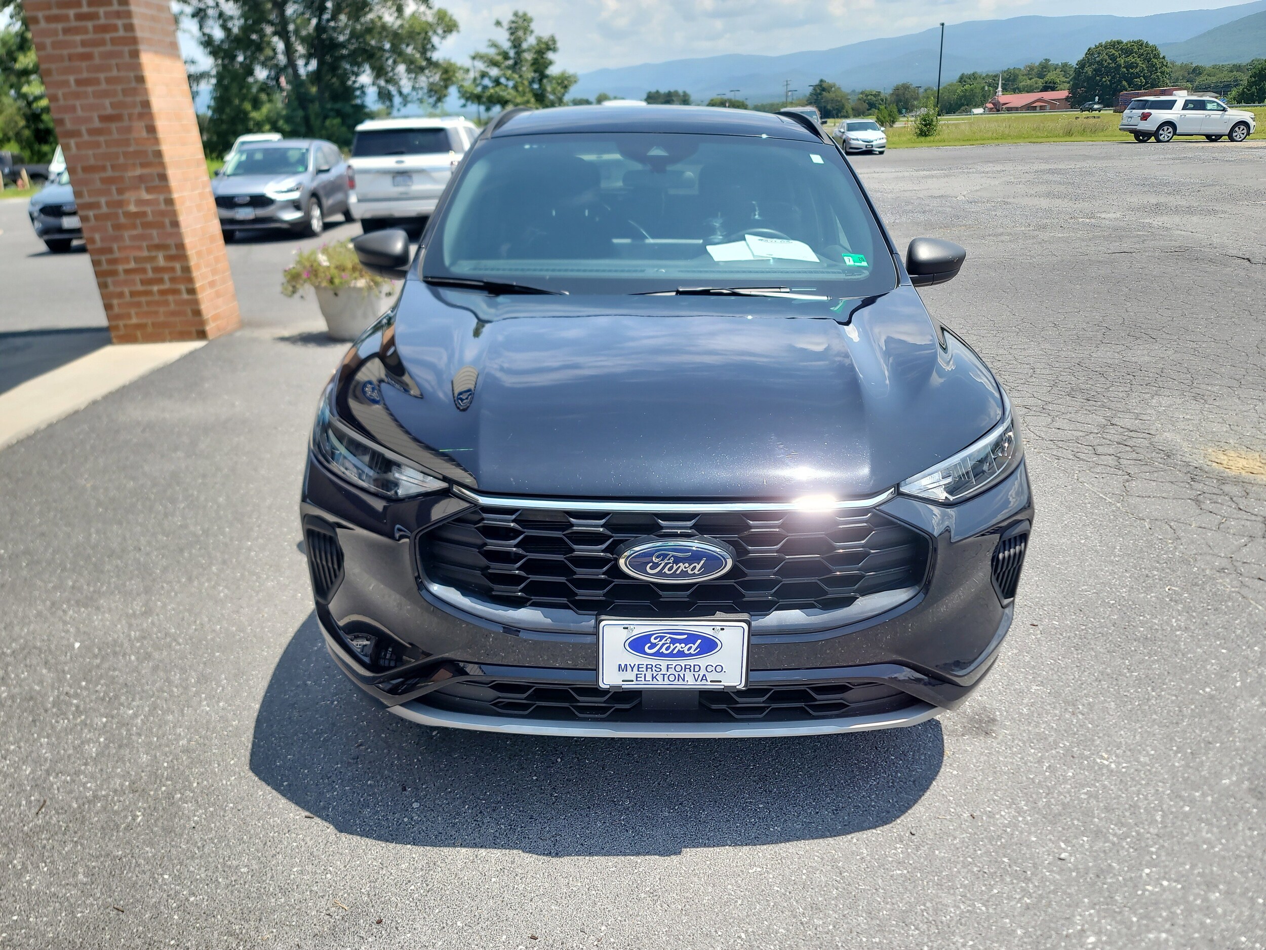 2023 Ford Escape ST-Line photo 3