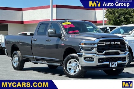 2025 Ram 2500 TRADESMAN CREW CAB 4X4 8' BOX Pickup