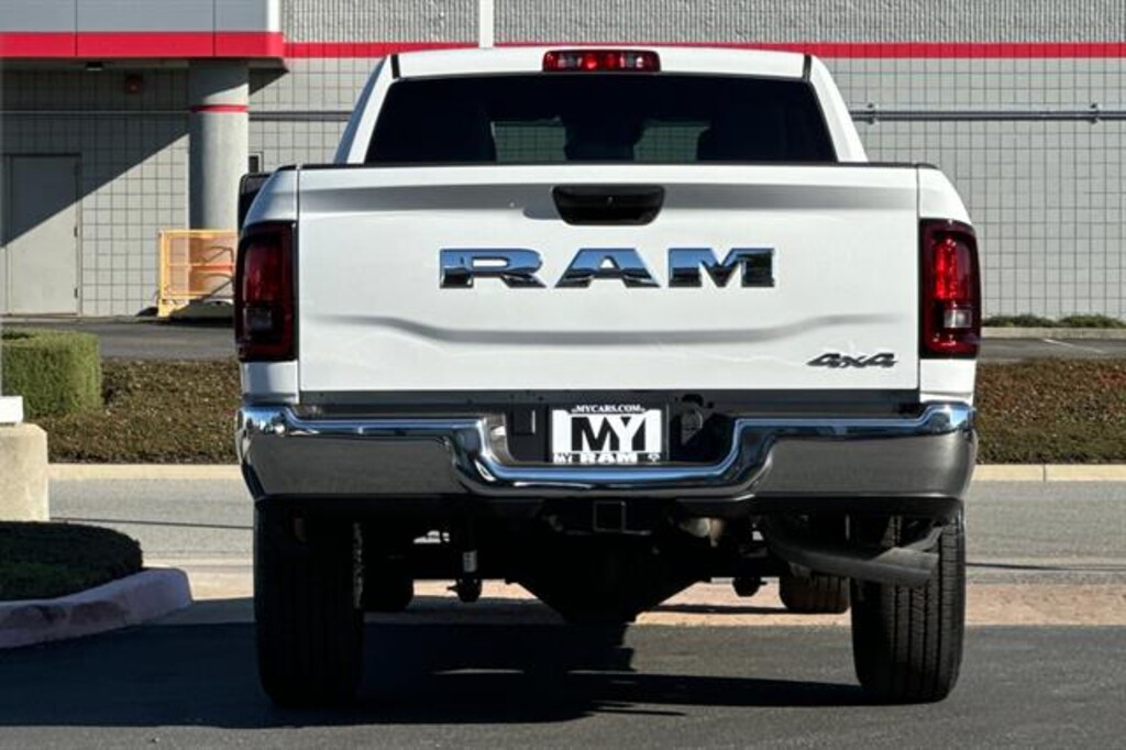 New 2026 Ram 3500 TRADESMAN CREW CAB 4X4 8' BOX Pickup