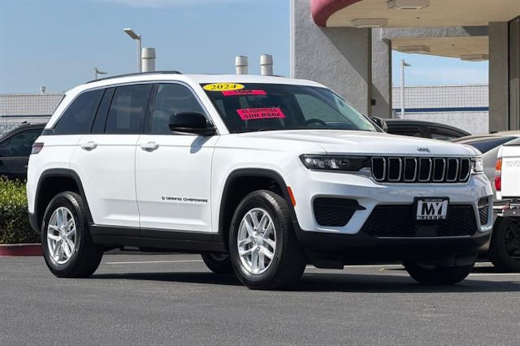 Used 2024 Jeep Grand Cherokee Laredo X Sport Utility