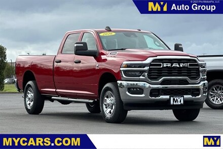 2026 Ram 3500 TRADESMAN CREW CAB 4X4 8' BOX Pickup