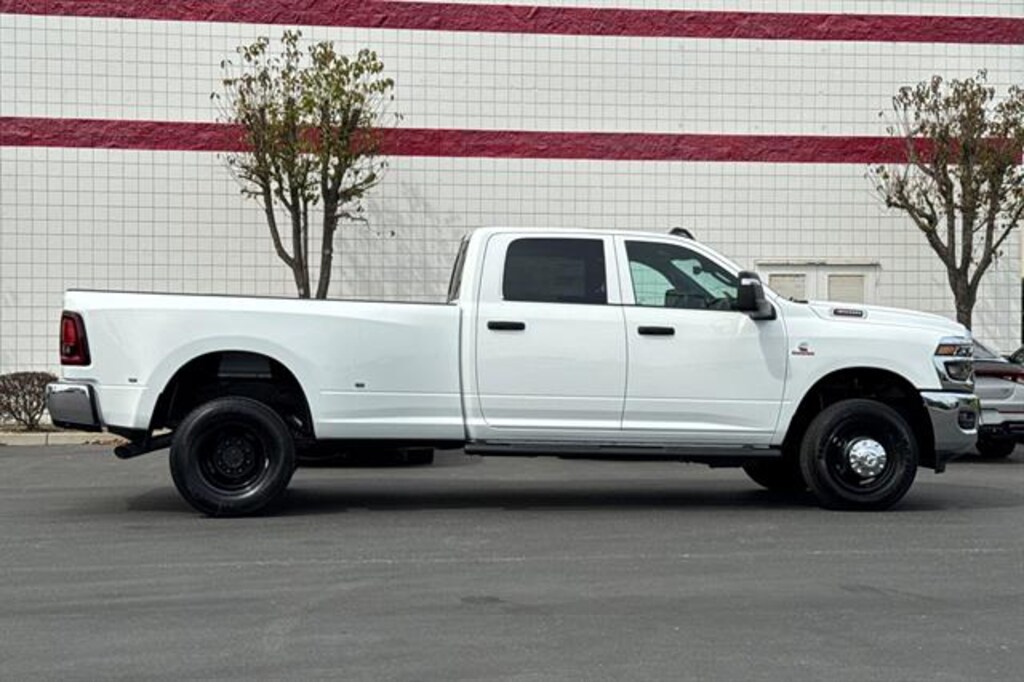 New 2026 Ram 3500 TRADESMAN CREW CAB 4X4 8' BOX Pickup