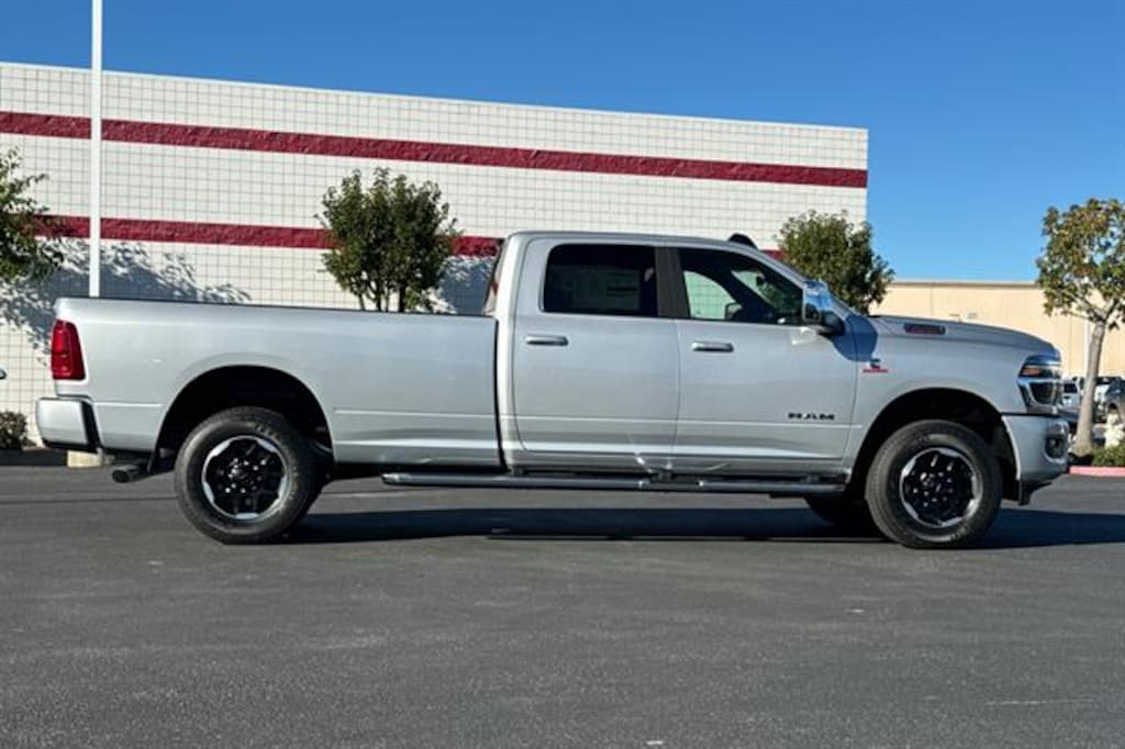 New 2026 Ram 3500 LARAMIE CREW CAB 4X4 8' BOX Pickup