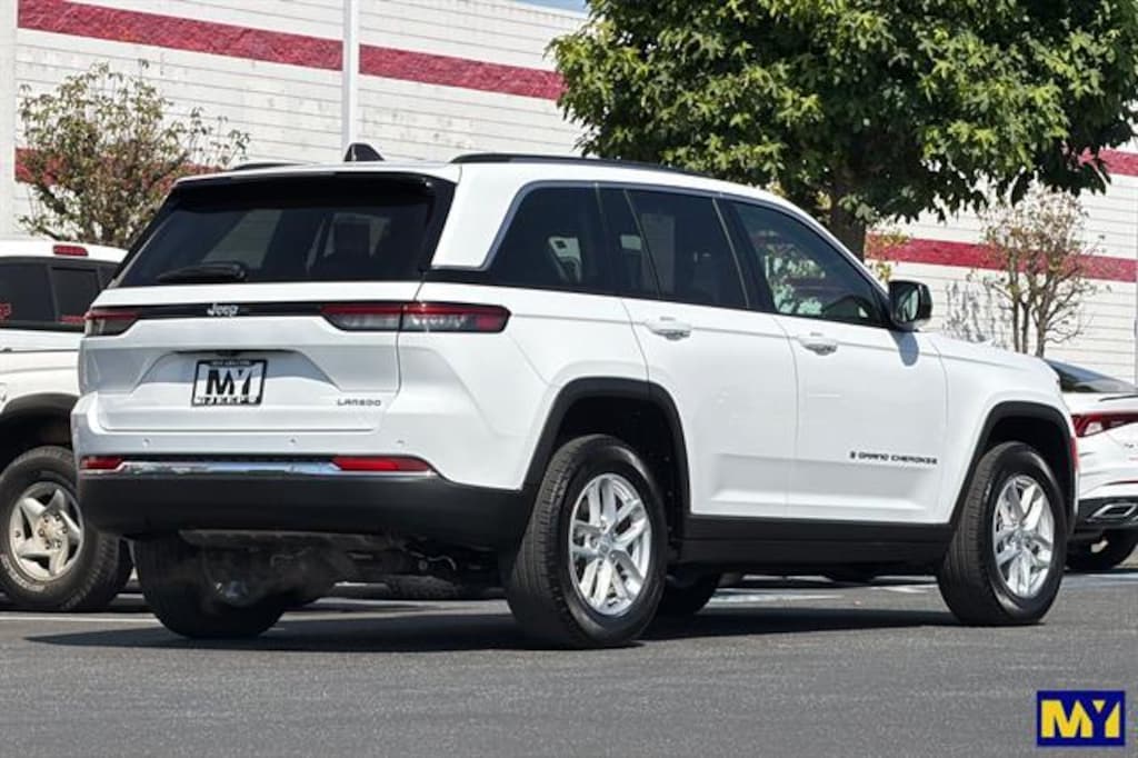 Used 2024 Jeep Grand Cherokee Laredo X Sport Utility