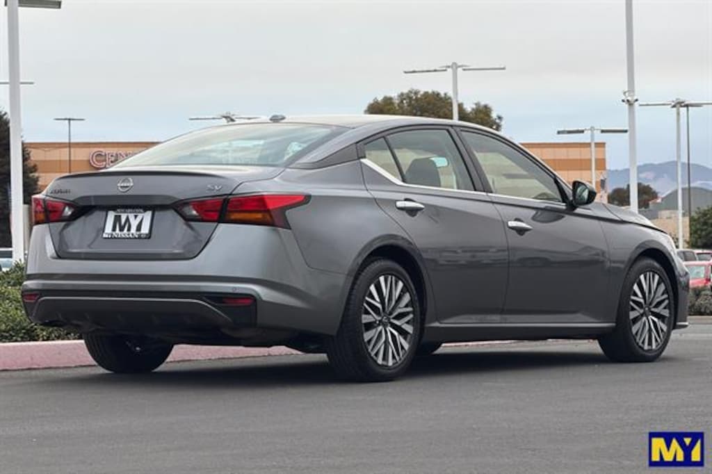 Used 2024 Nissan Altima 2.5 SV Car