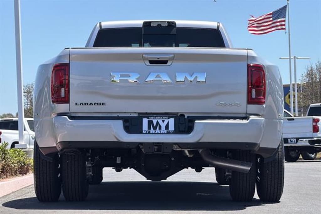 New 2026 Ram 3500 LARAMIE CREW CAB 4X4 8' BOX Pickup