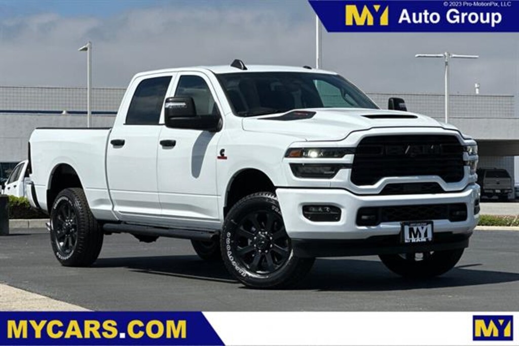New 2026 Ram 2500 BLACK EXPRESS CREW CAB 4X4 6'4 BOX Pickup