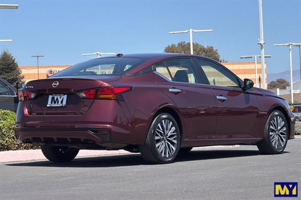 Used 2025 Nissan Altima 2.5 SV Car