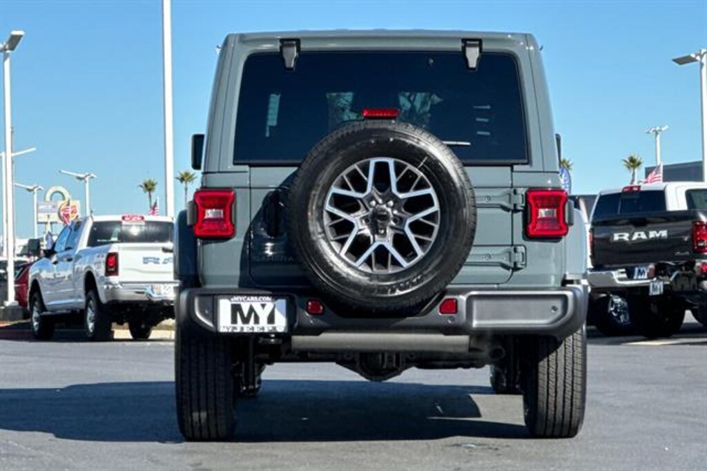 New 2026 Jeep Wrangler 4-DOOR SAHARA Sport Utility