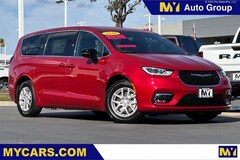 2026 Chrysler Pacifica SELECT Passenger Van