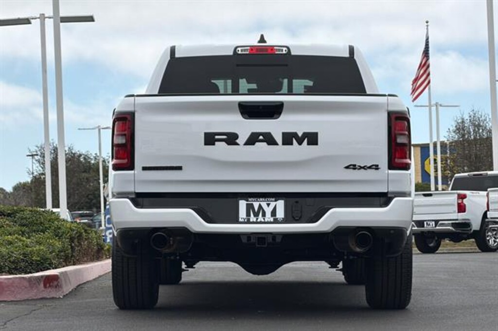 New 2026 Ram 1500 BIG HORN CREW CAB 4X4 5'7 BOX Pickup