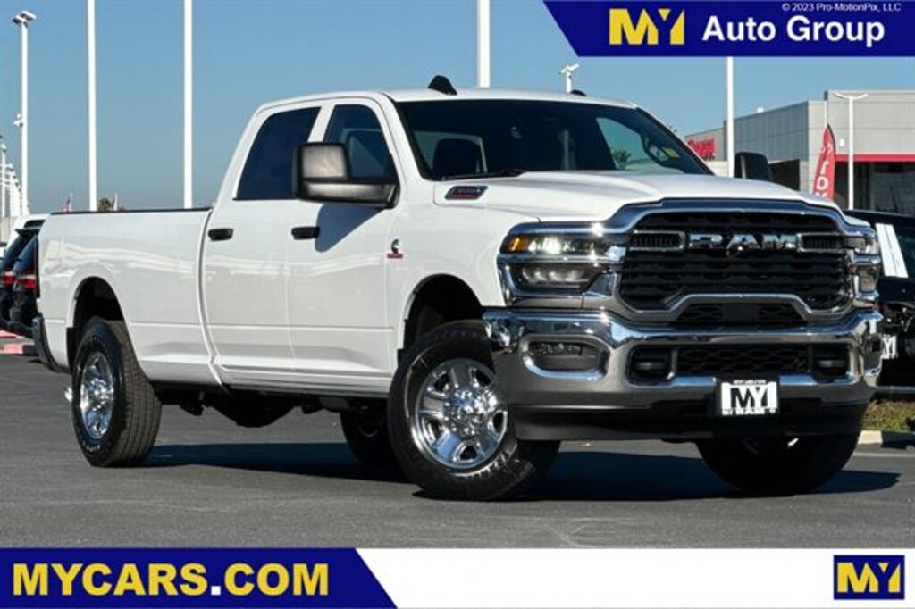 New 2026 Ram 3500 TRADESMAN CREW CAB 4X4 8' BOX Pickup