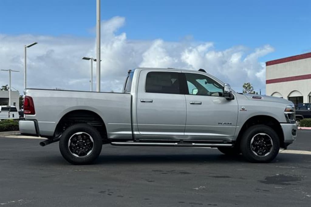 New 2026 Ram 2500 LARAMIE CREW CAB 4X4 6'4 BOX Pickup